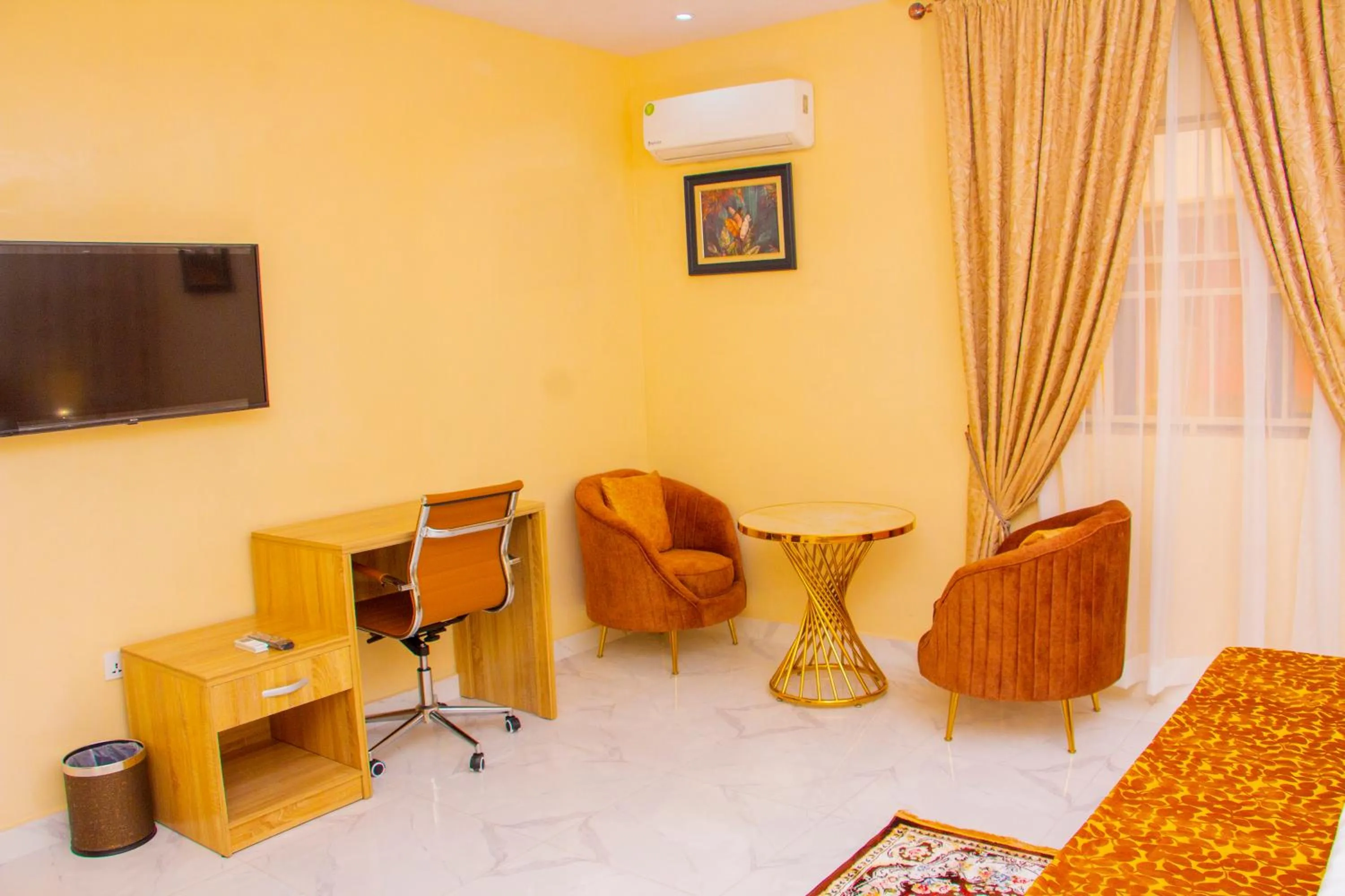 ERiTH APARTMENT & SUITES