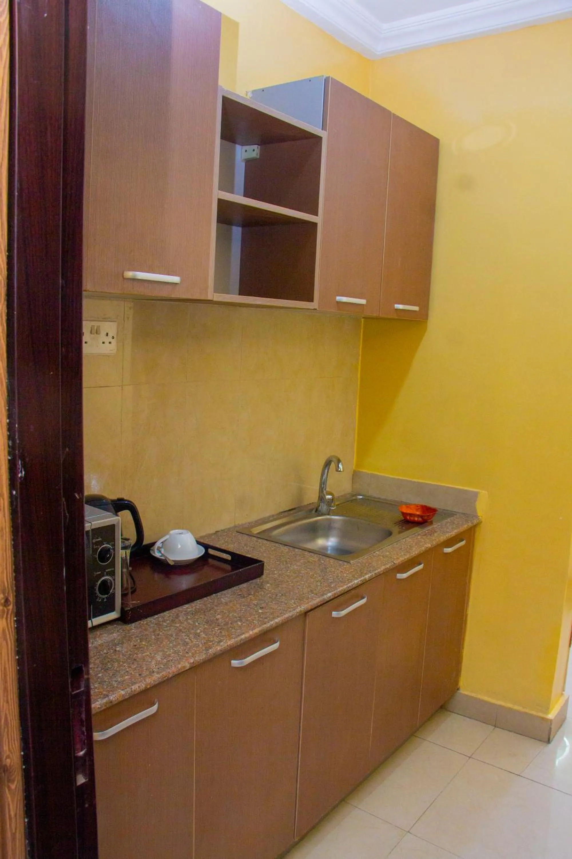 ERiTH APARTMENT & SUITES