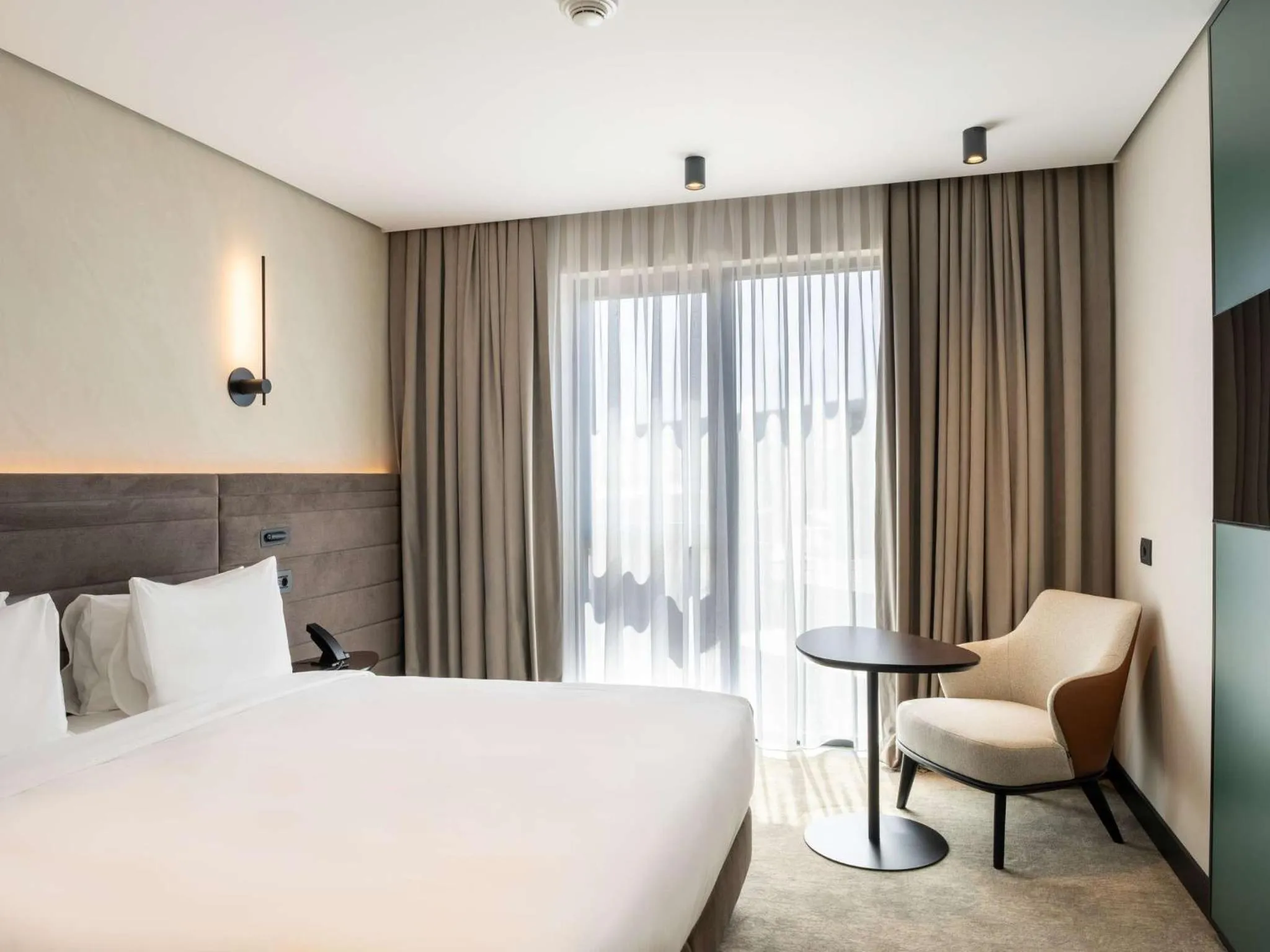 Bed in Novotel Tbilisi Center