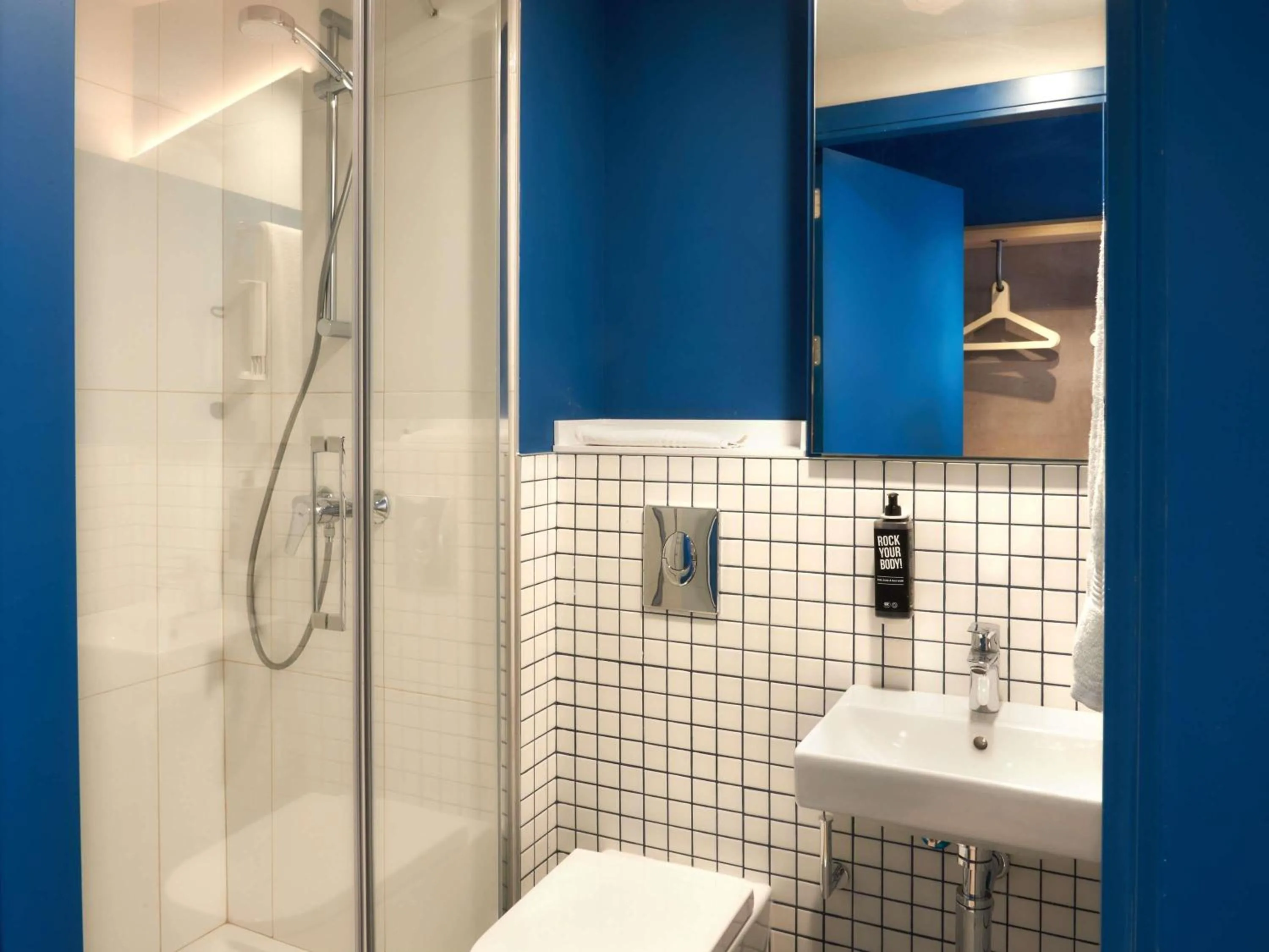 Bedroom in Ibis budget Vitoria Gasteiz