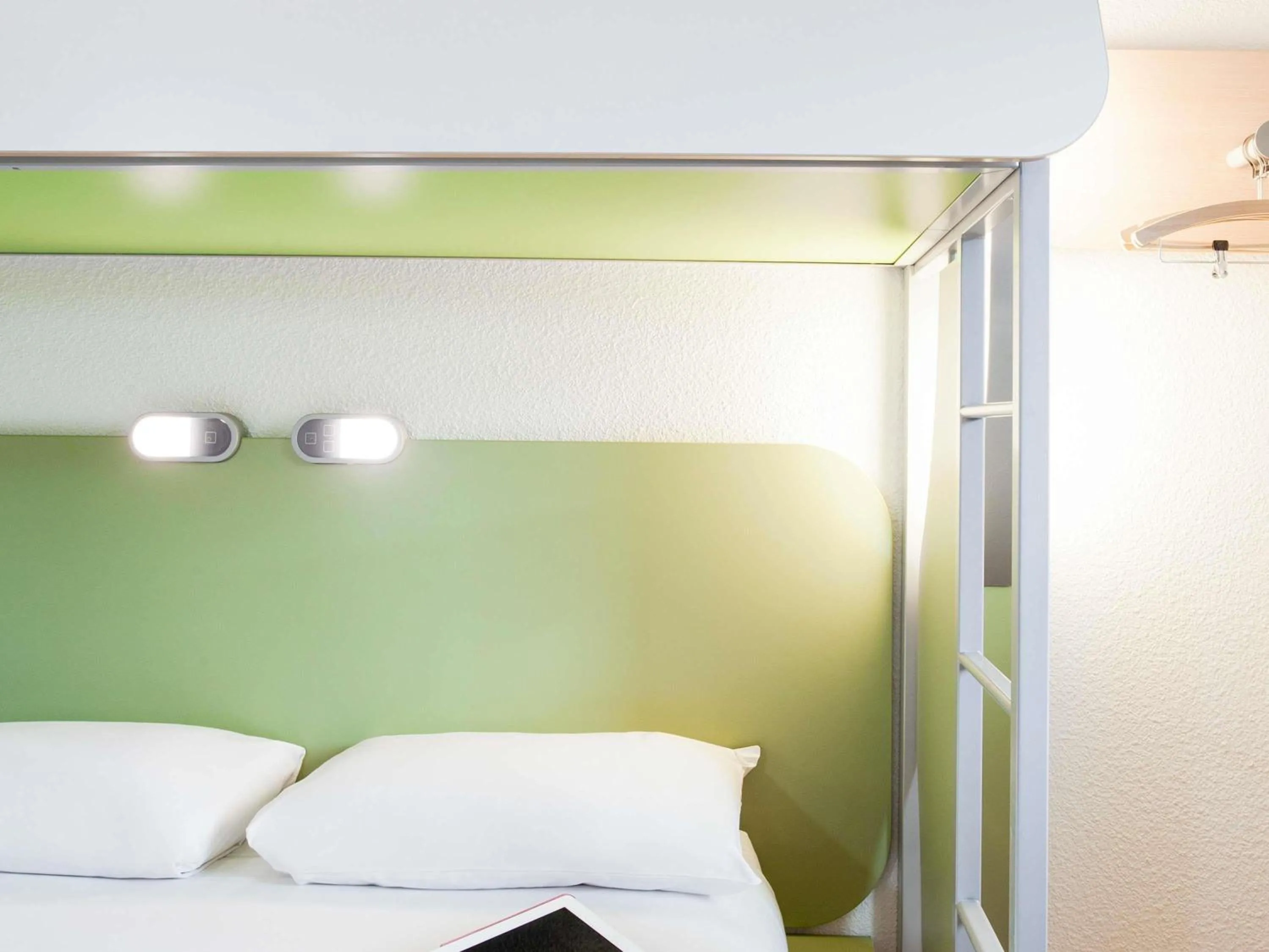 Bedroom, Bed in ibis budget Beaconsfield