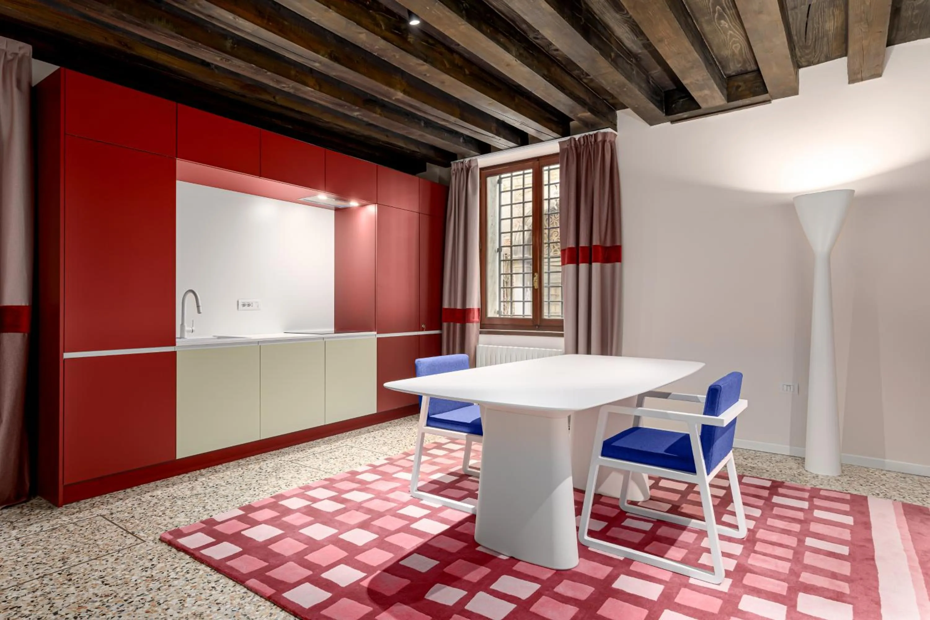 Kitchen or kitchenette in Palazzo Dei Fiori by Room Mate