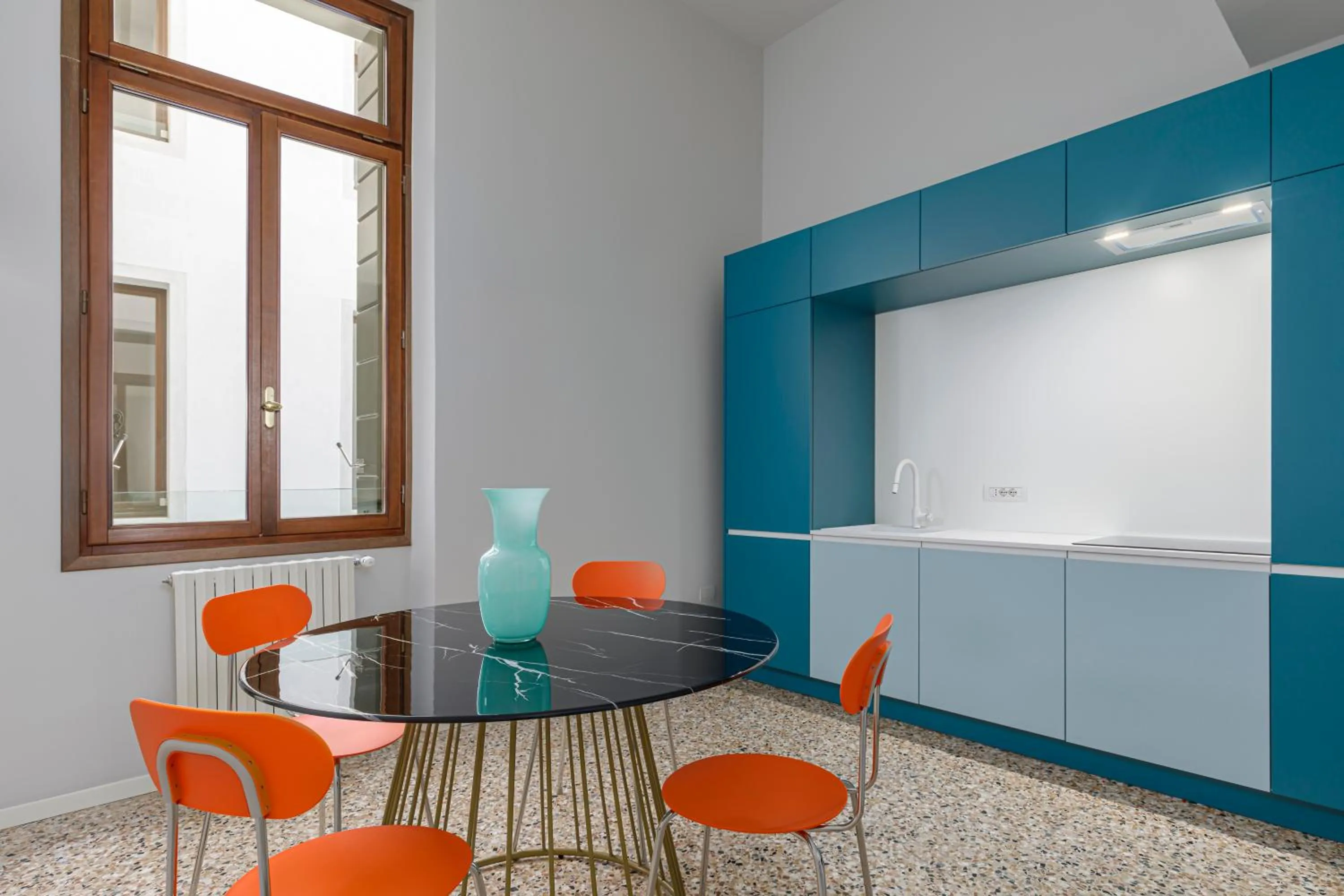 Kitchen or kitchenette in Palazzo Dei Fiori by Room Mate