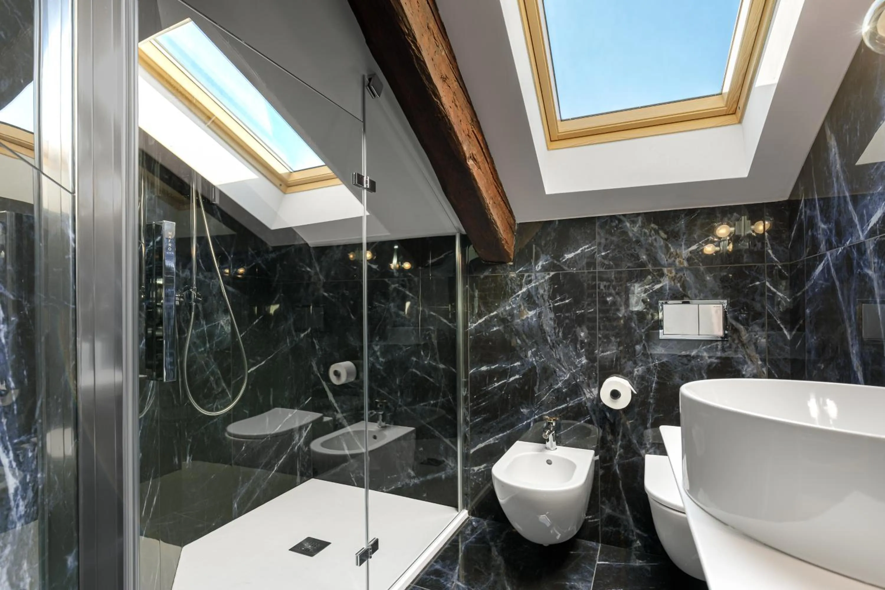 Shower in Palazzo Dei Fiori by Room Mate