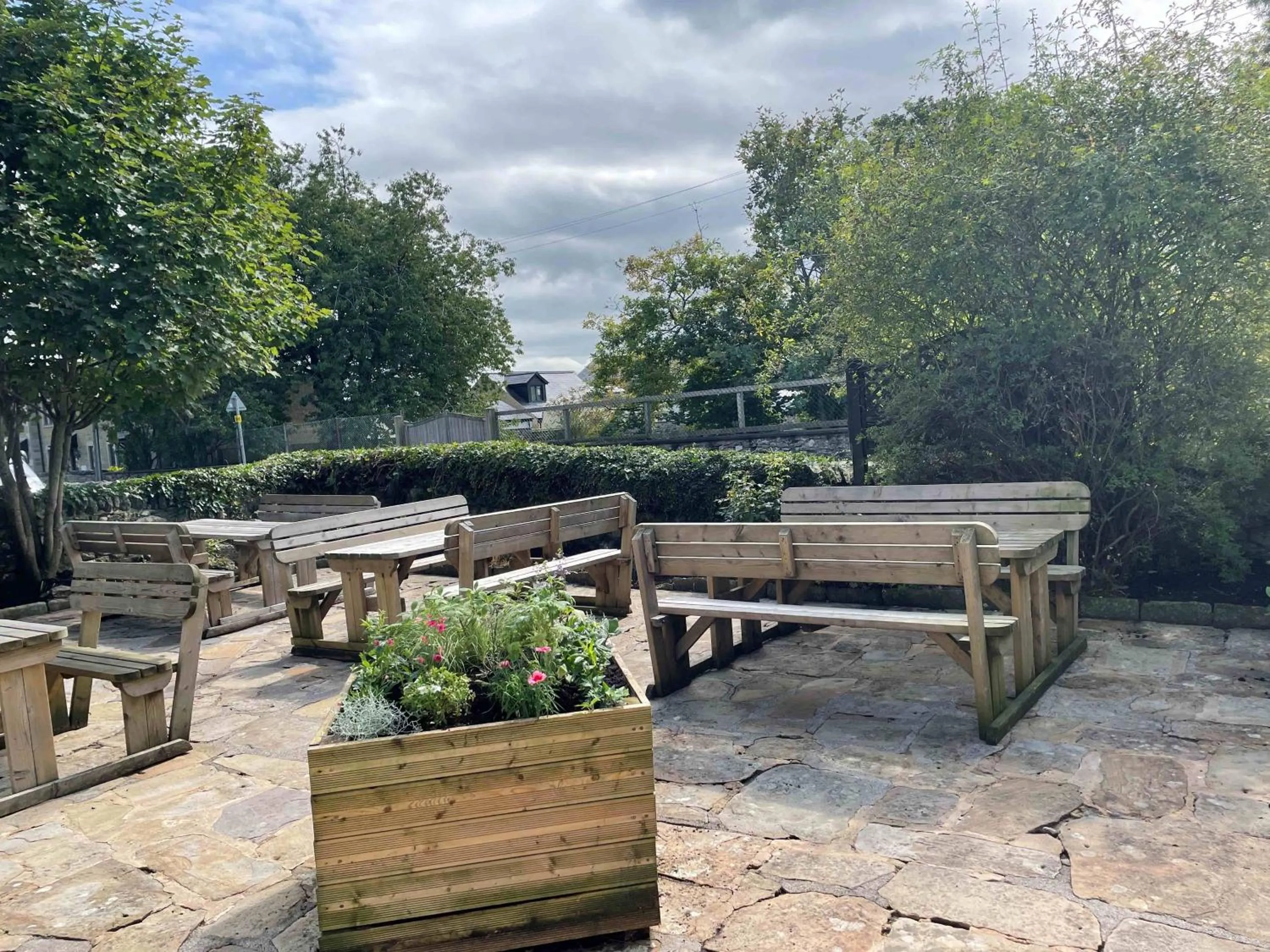 Garden in New Inn Hotel