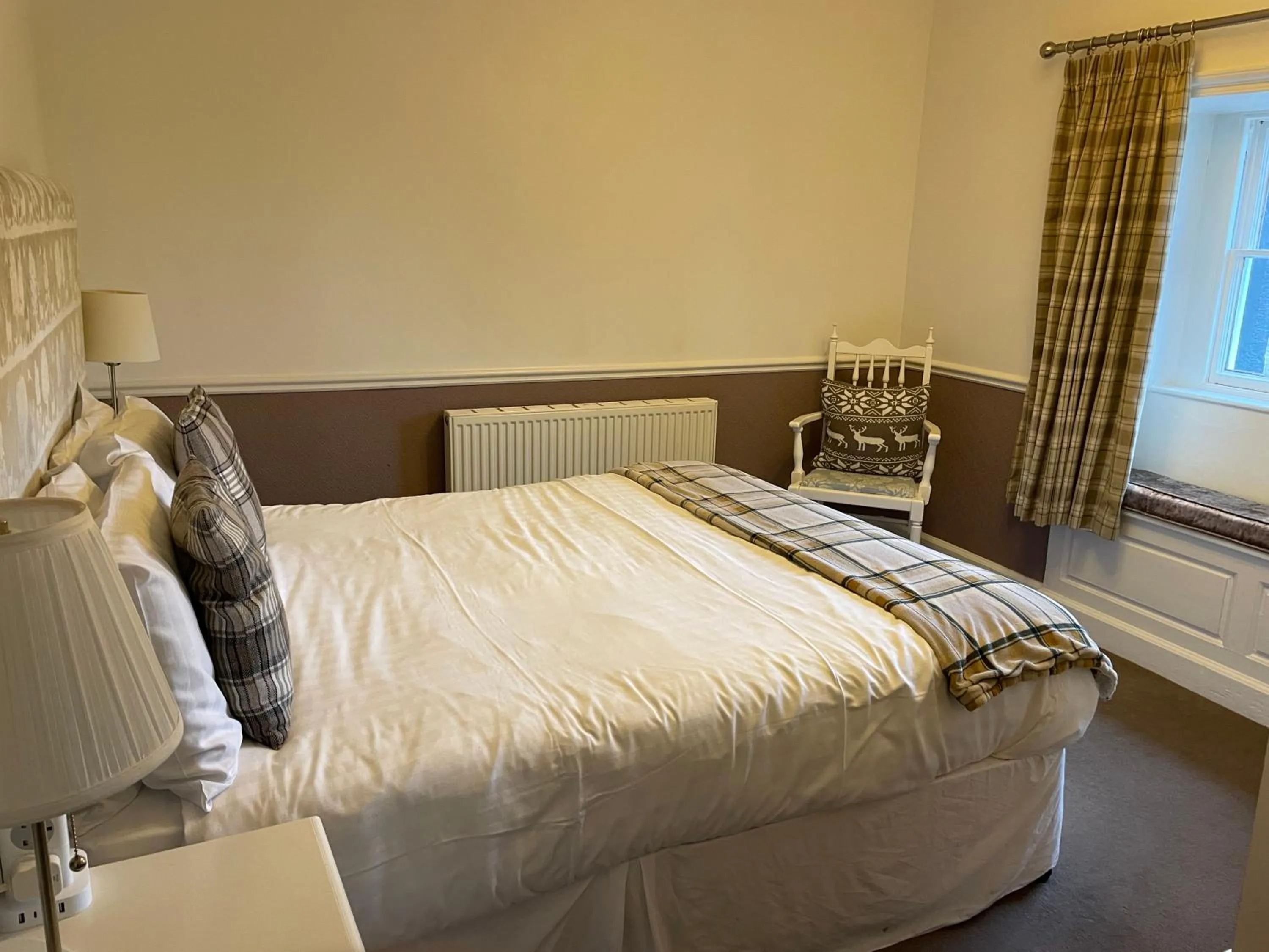Bedroom, Bed in New Inn Hotel