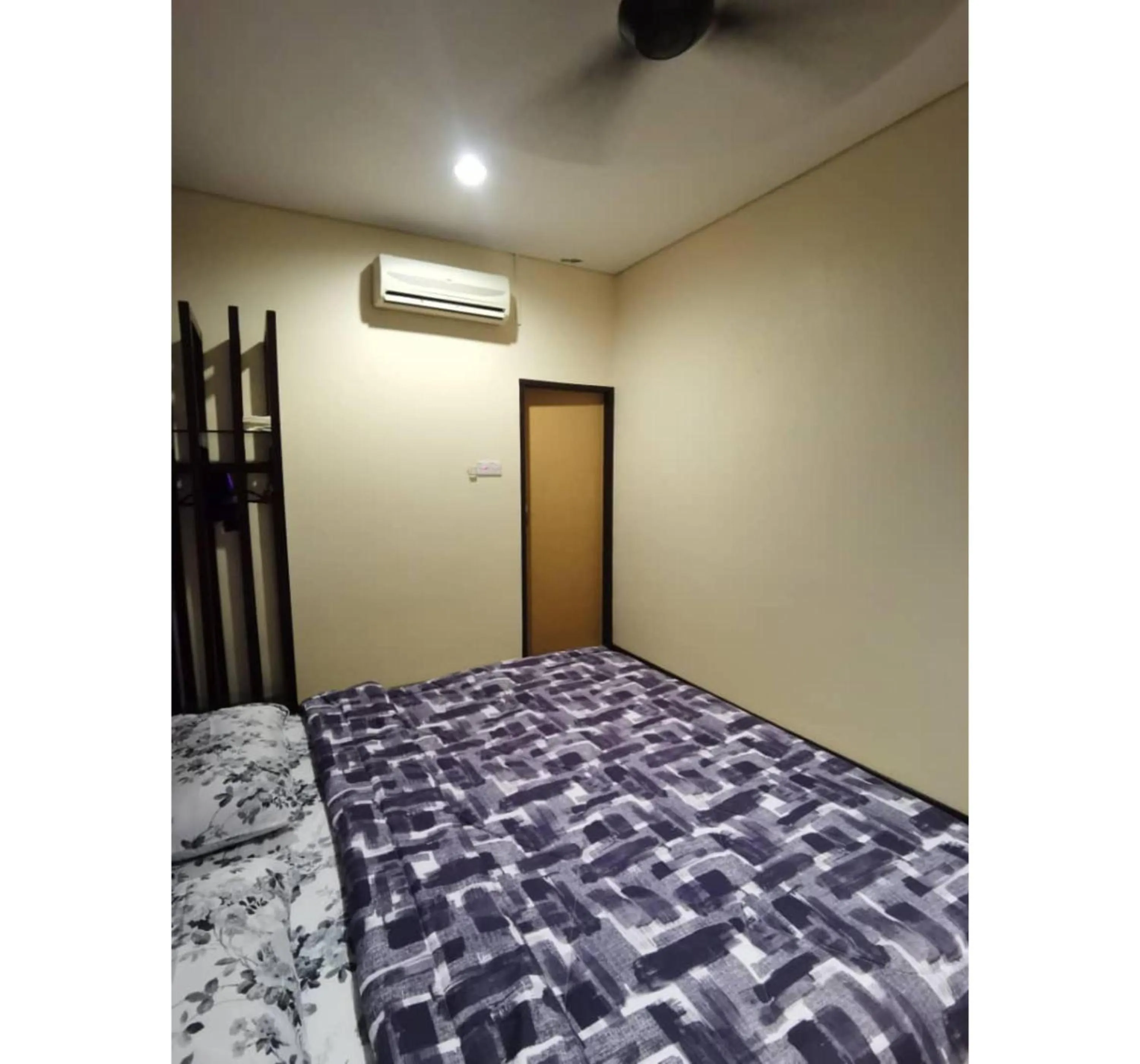 Bed in Hotel O Pavilion Inn Hotel