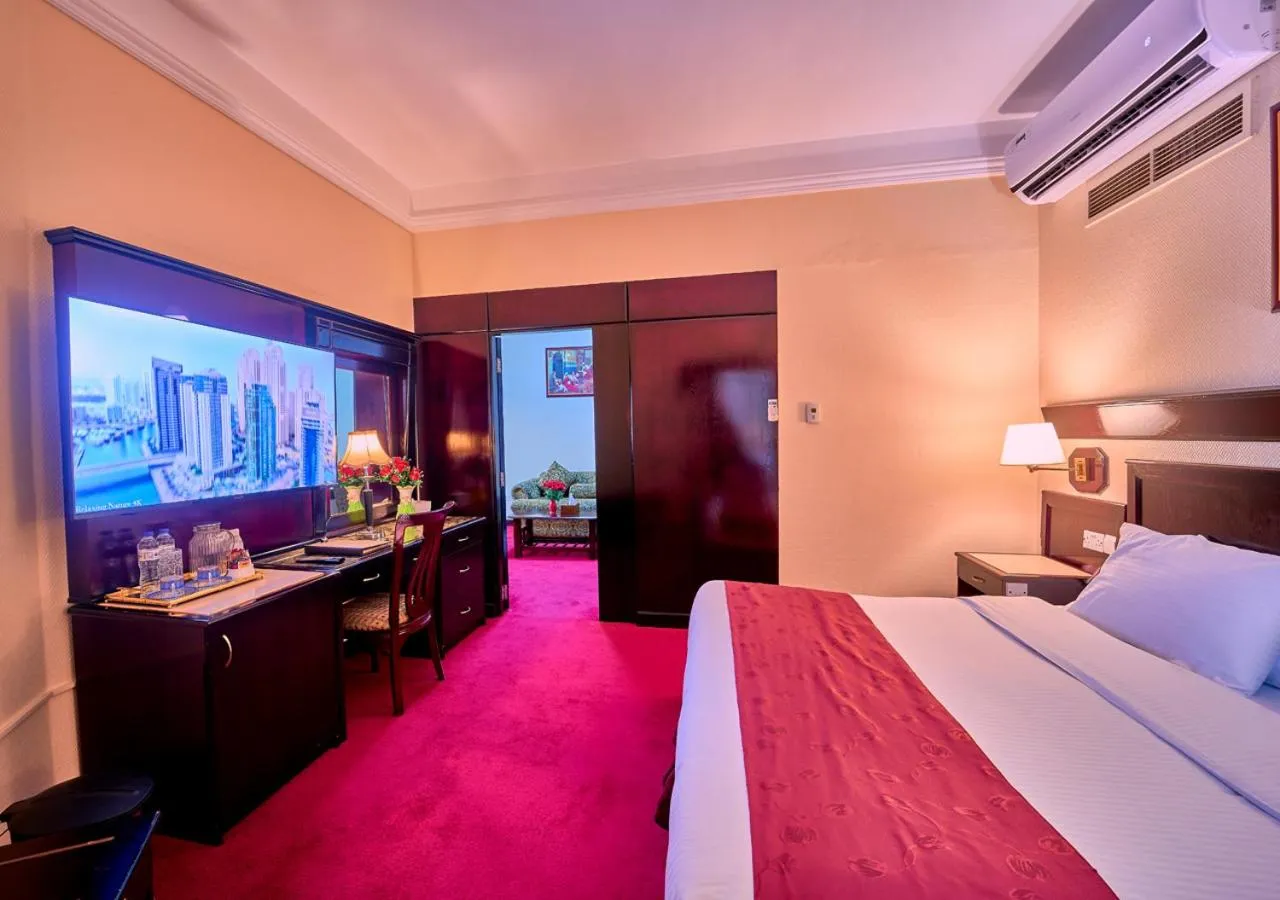 Bed in Claridge Hotel Dubai