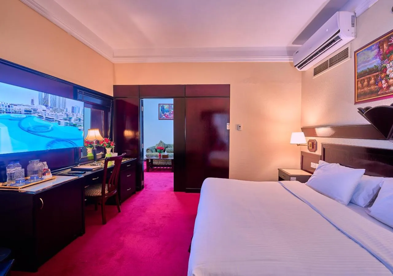 TV and multimedia, Bed in Claridge Hotel Dubai