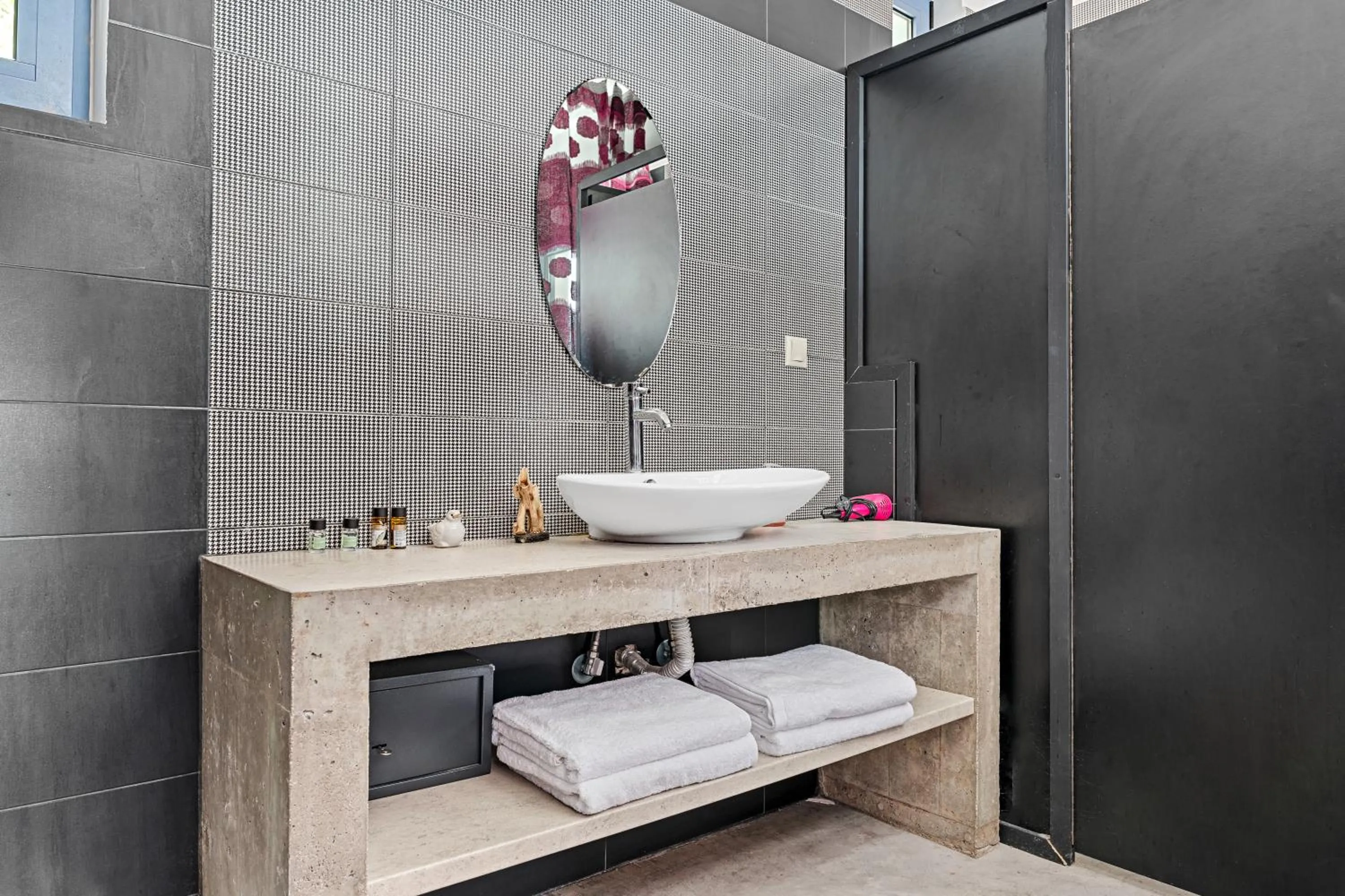 Shower in Serenity Boutique Suites