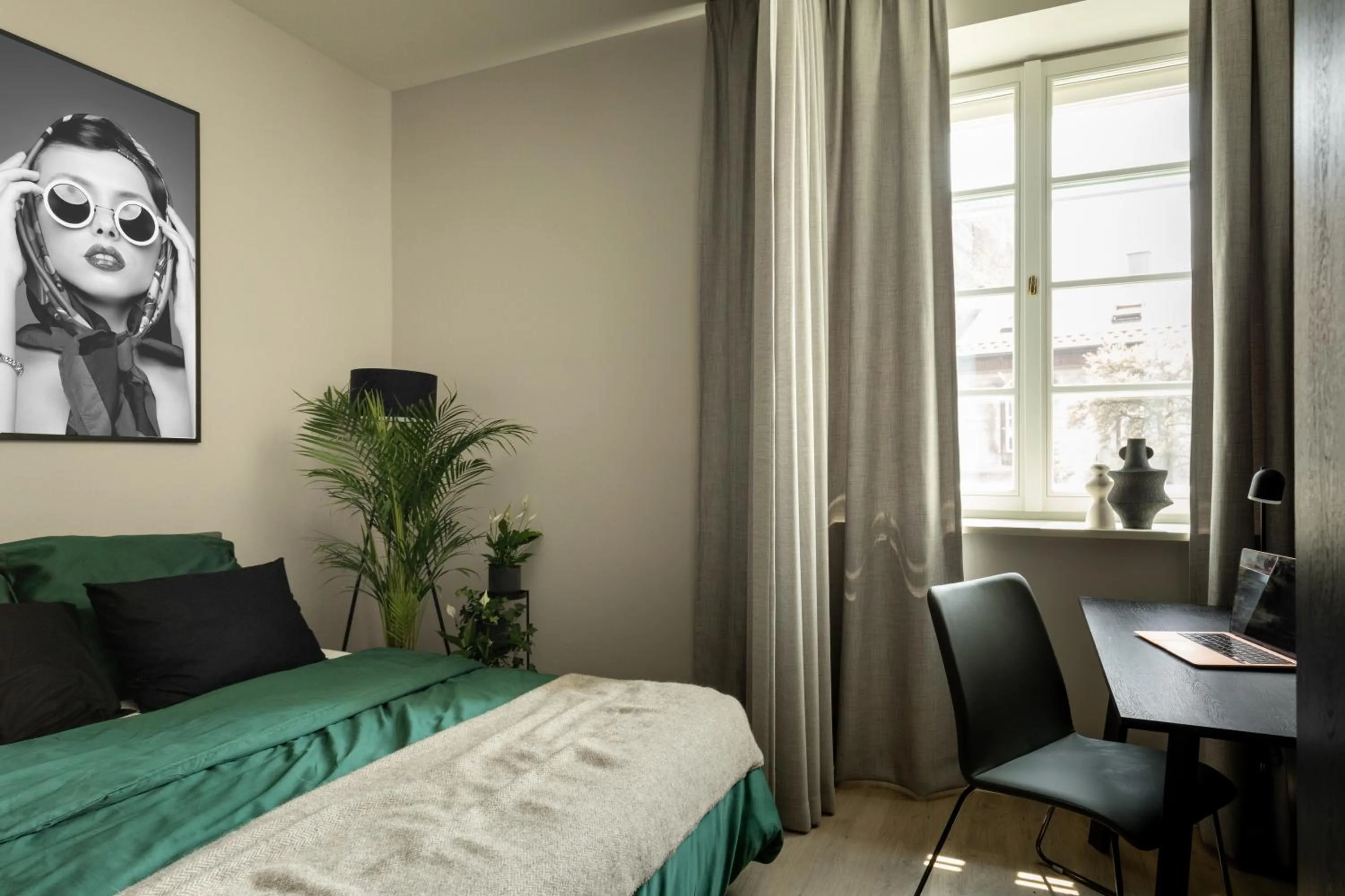 Photo of the whole room, Bed in MILESTONE Krakow Center Urban Living