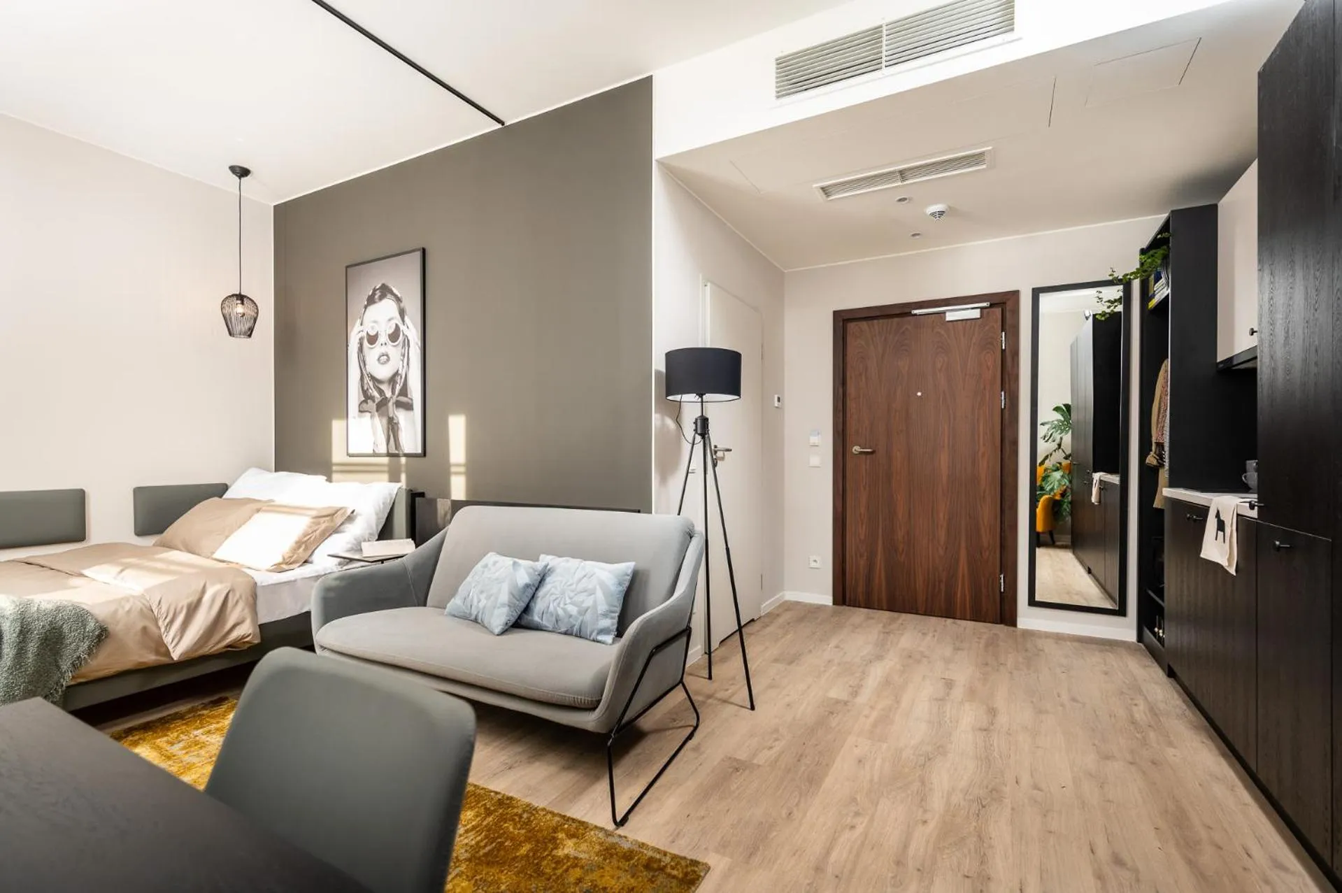 Seating area, Bed in MILESTONE Krakow Center Urban Living