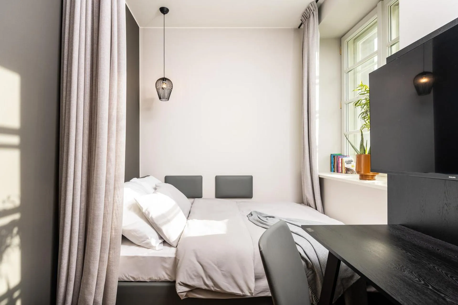 Bedroom, Bed in MILESTONE Krakow Center Urban Living
