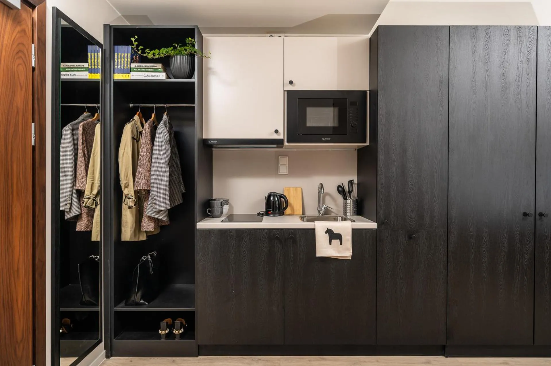wardrobe in MILESTONE Krakow Center Urban Living