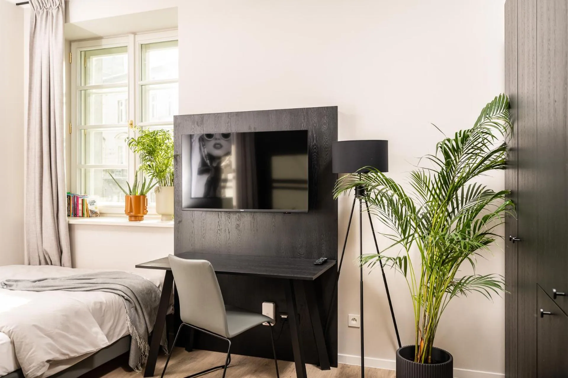 TV and multimedia, Bed in MILESTONE Krakow Center Urban Living