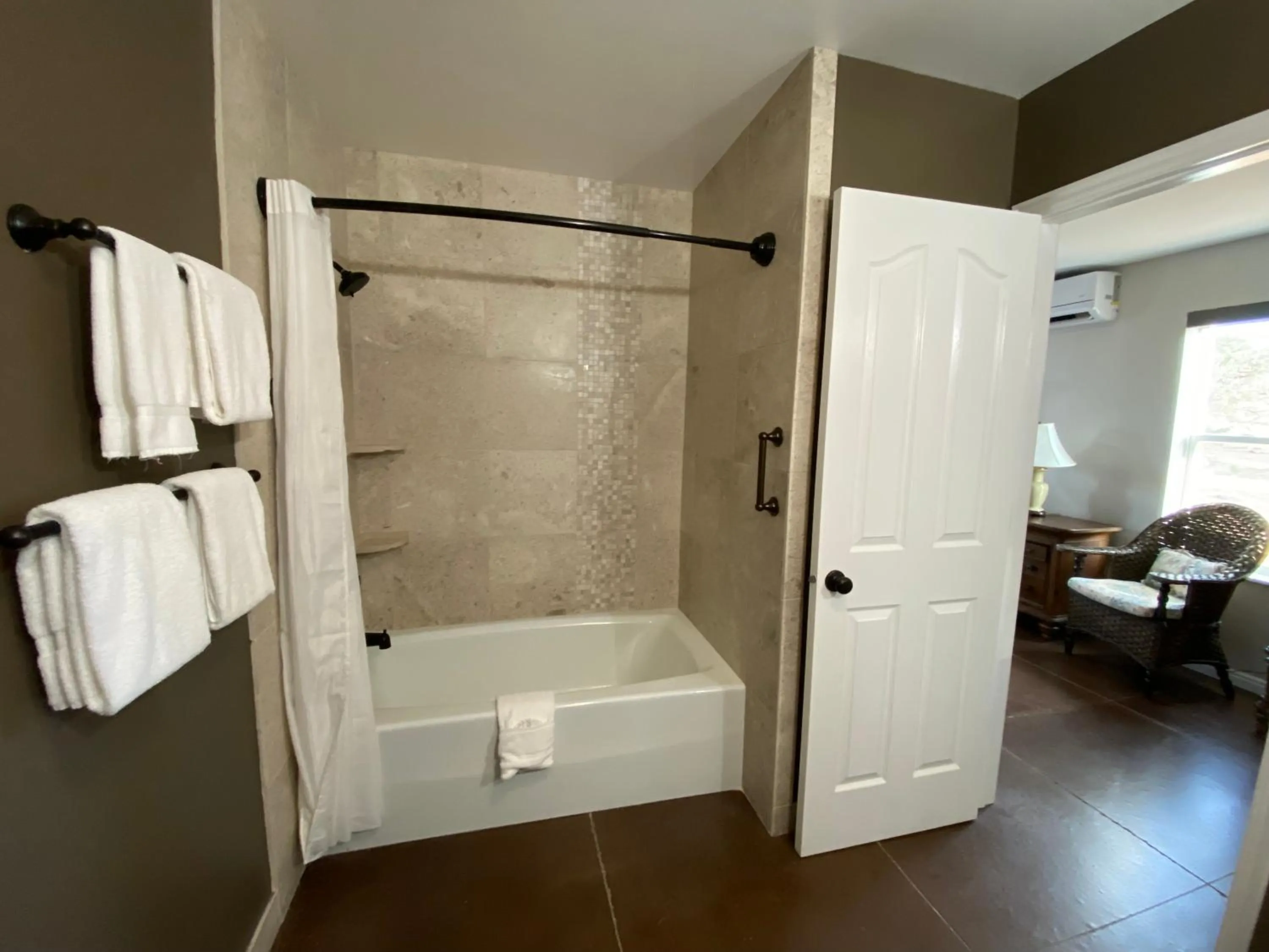 Shower in SkyRidge Inn