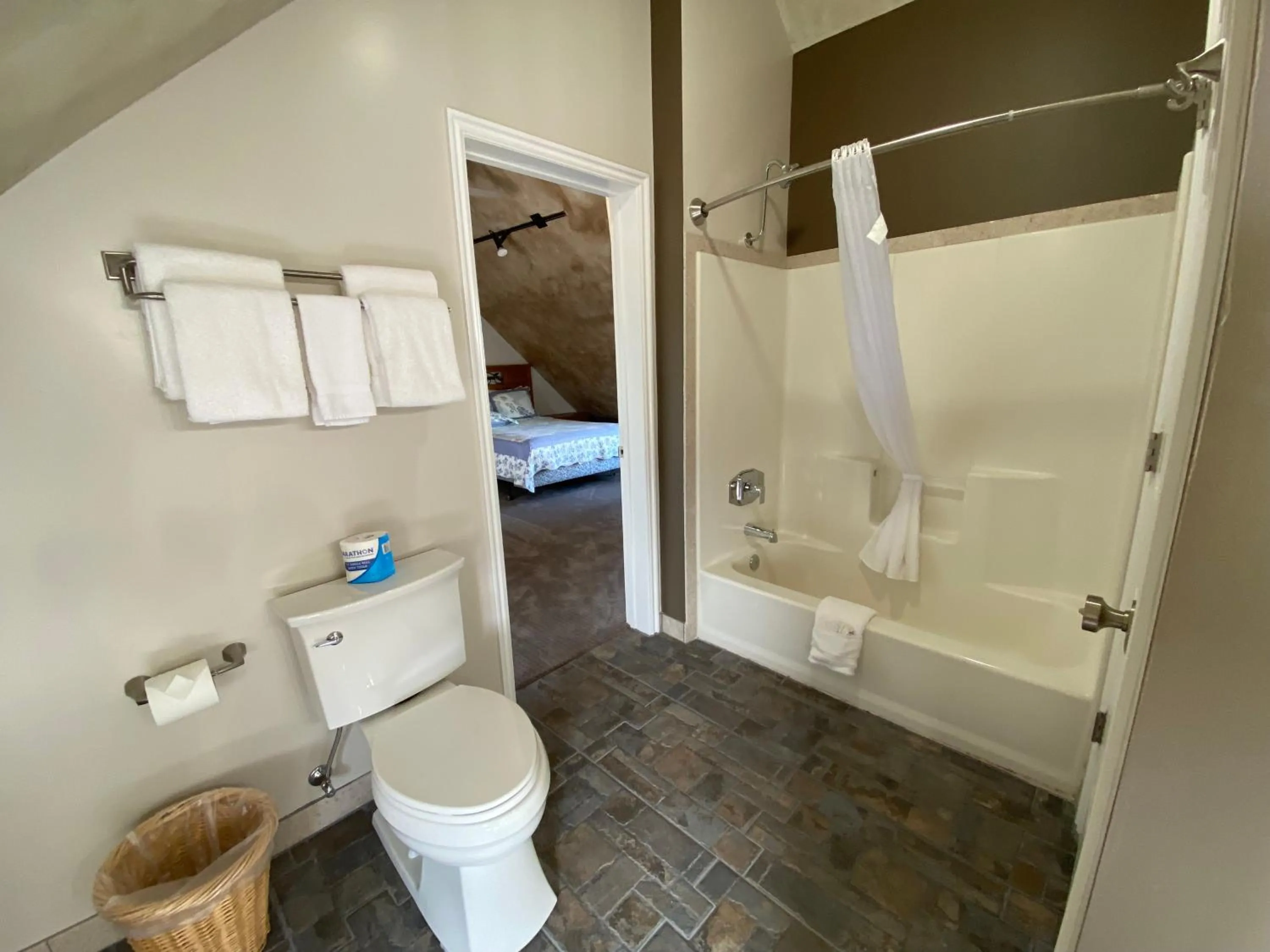 Bathroom in SkyRidge Inn