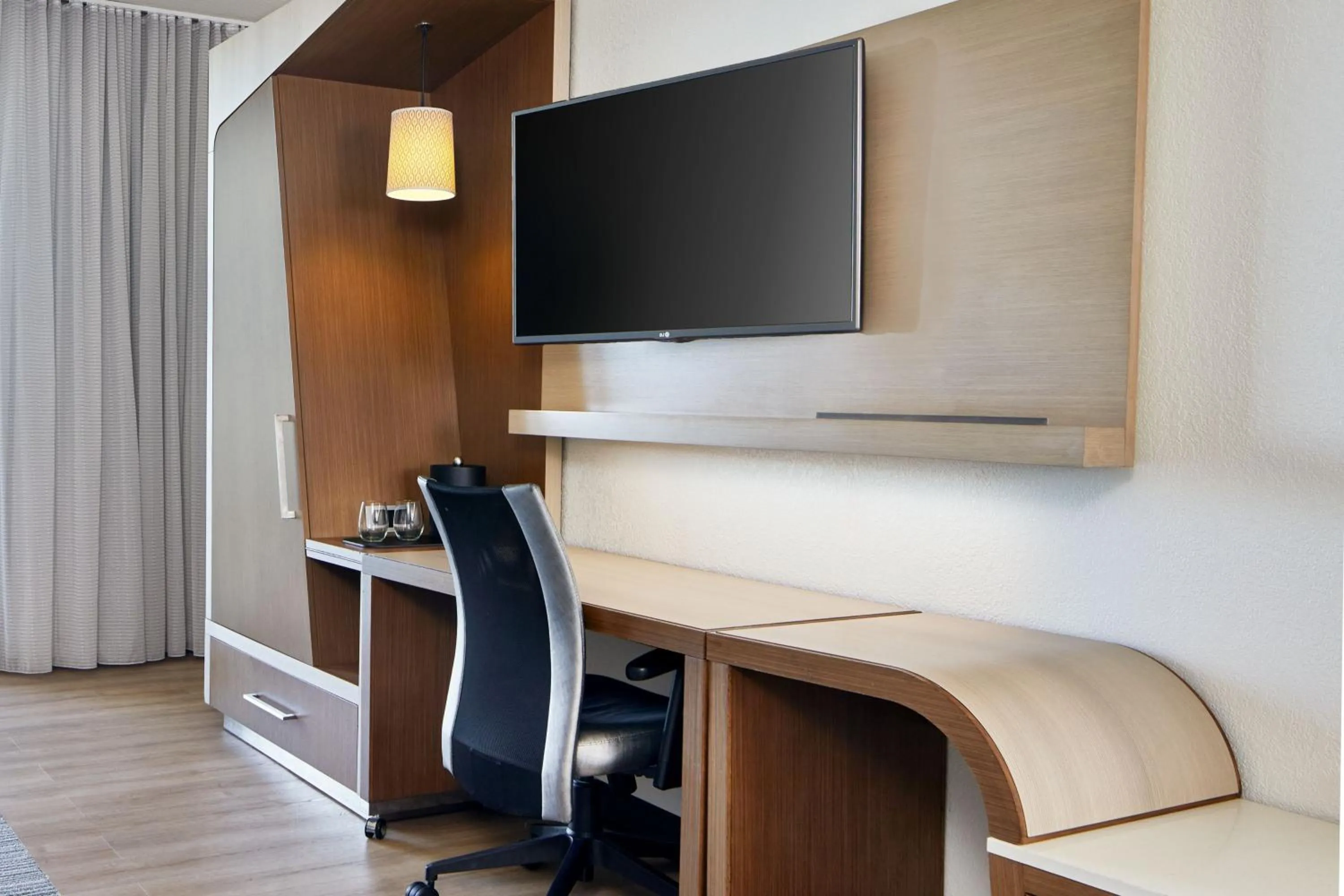 Photo of the whole room in Courtyard by Marriott St. Petersburg Clearwater/Madeira Beach