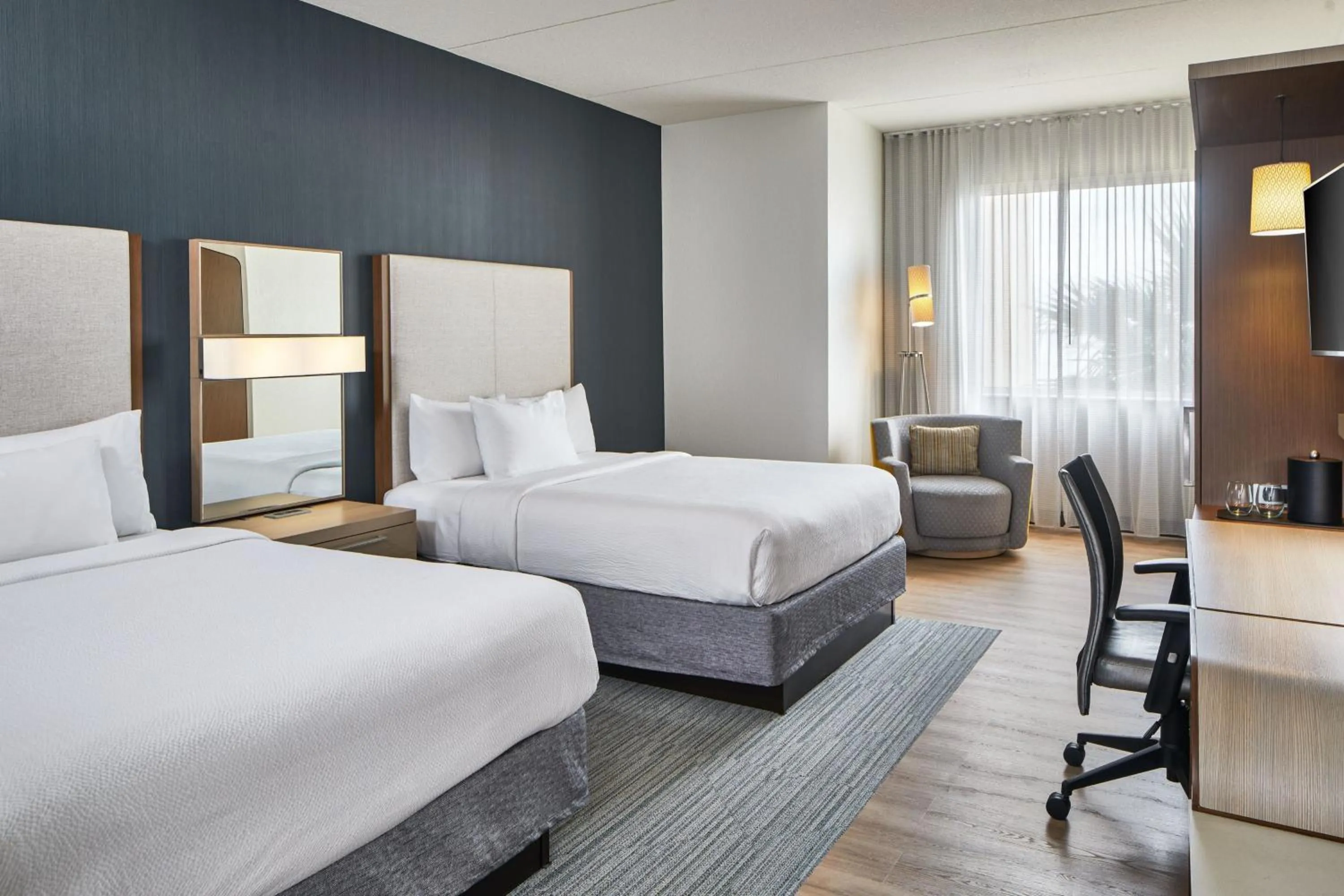 Photo of the whole room, Bed in Courtyard by Marriott St. Petersburg Clearwater/Madeira Beach