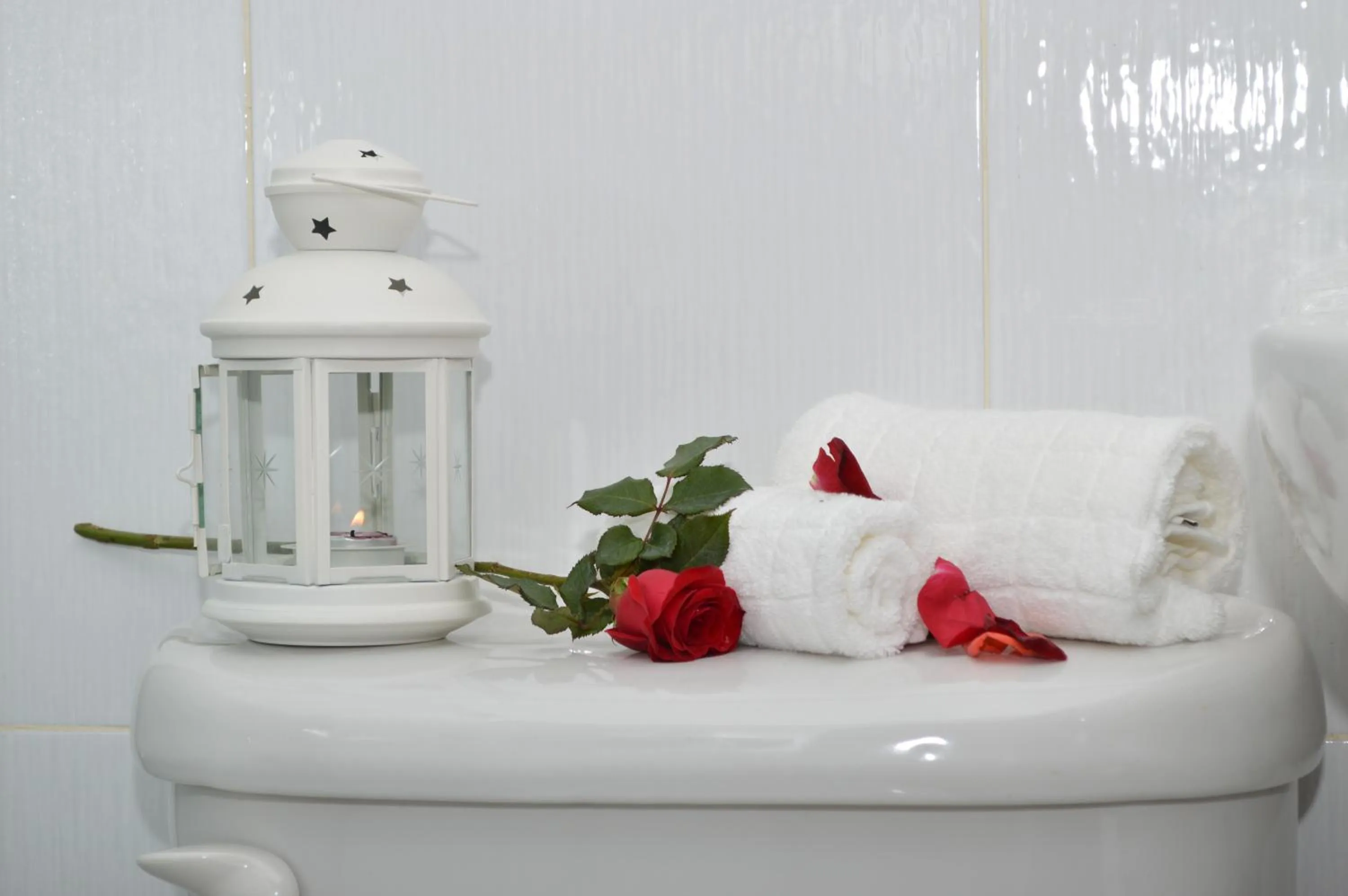Bathroom, Bed in Hotel Merey