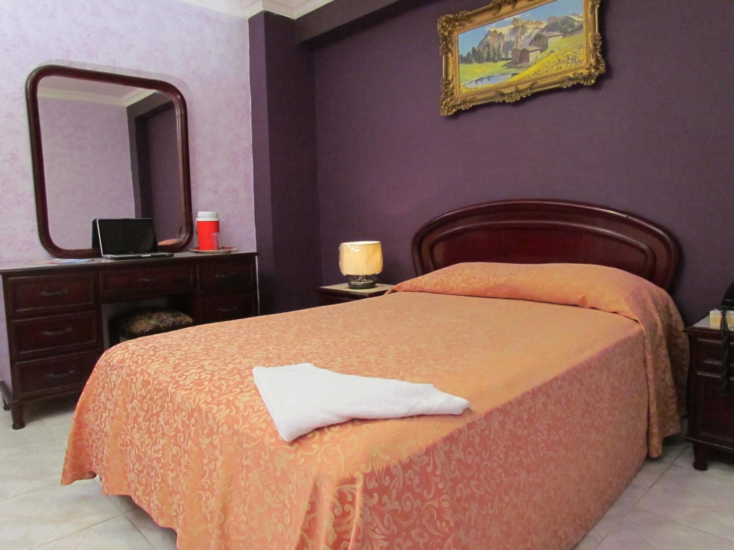 Photo of the whole room, Bed in Hotel Lisboa