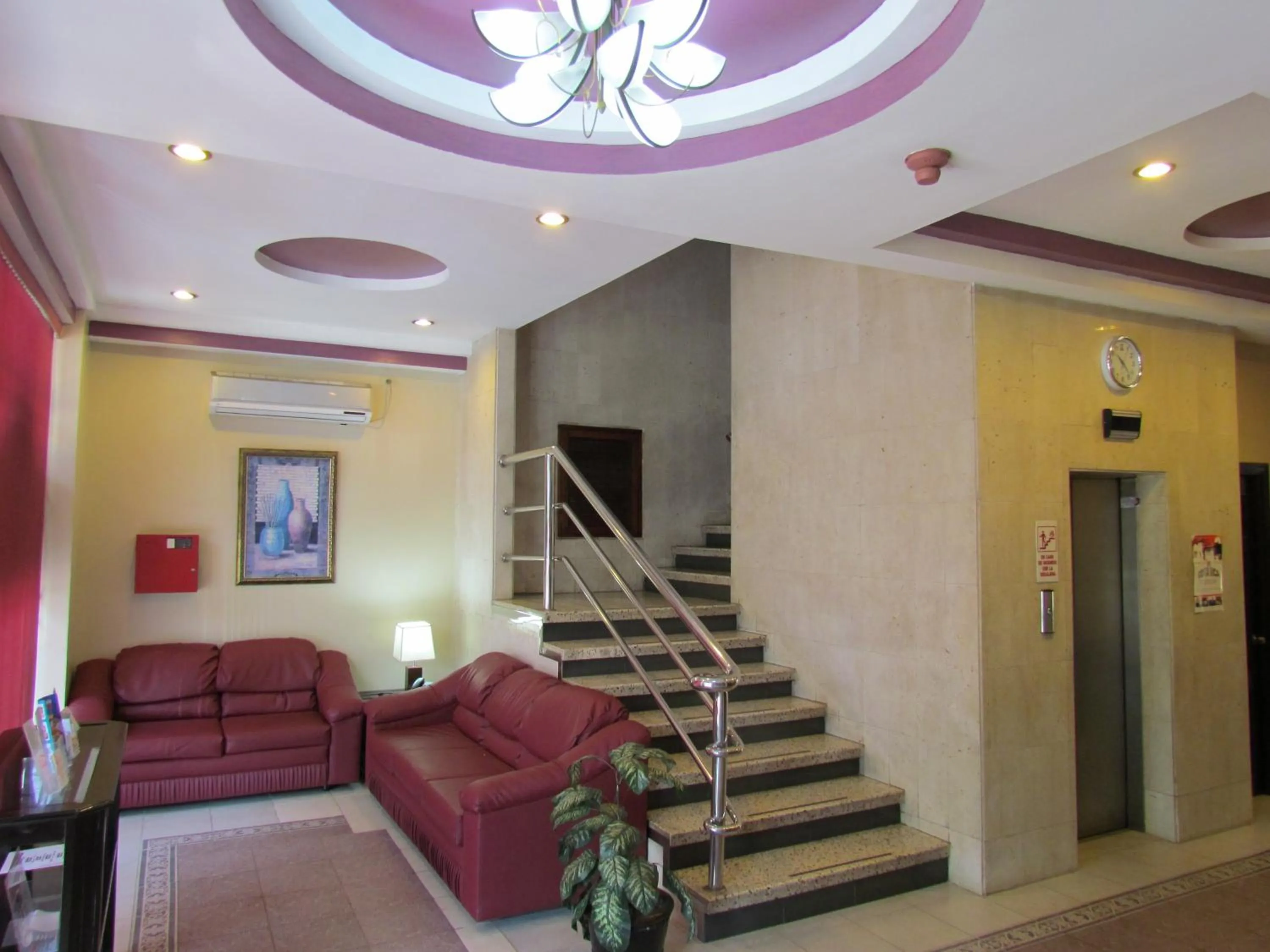 Communal lounge/ TV room in Hotel Lisboa