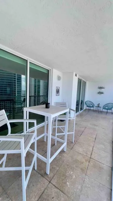 Balcony/Terrace in Brickell Center w/City & Bay View + FREE Parking!