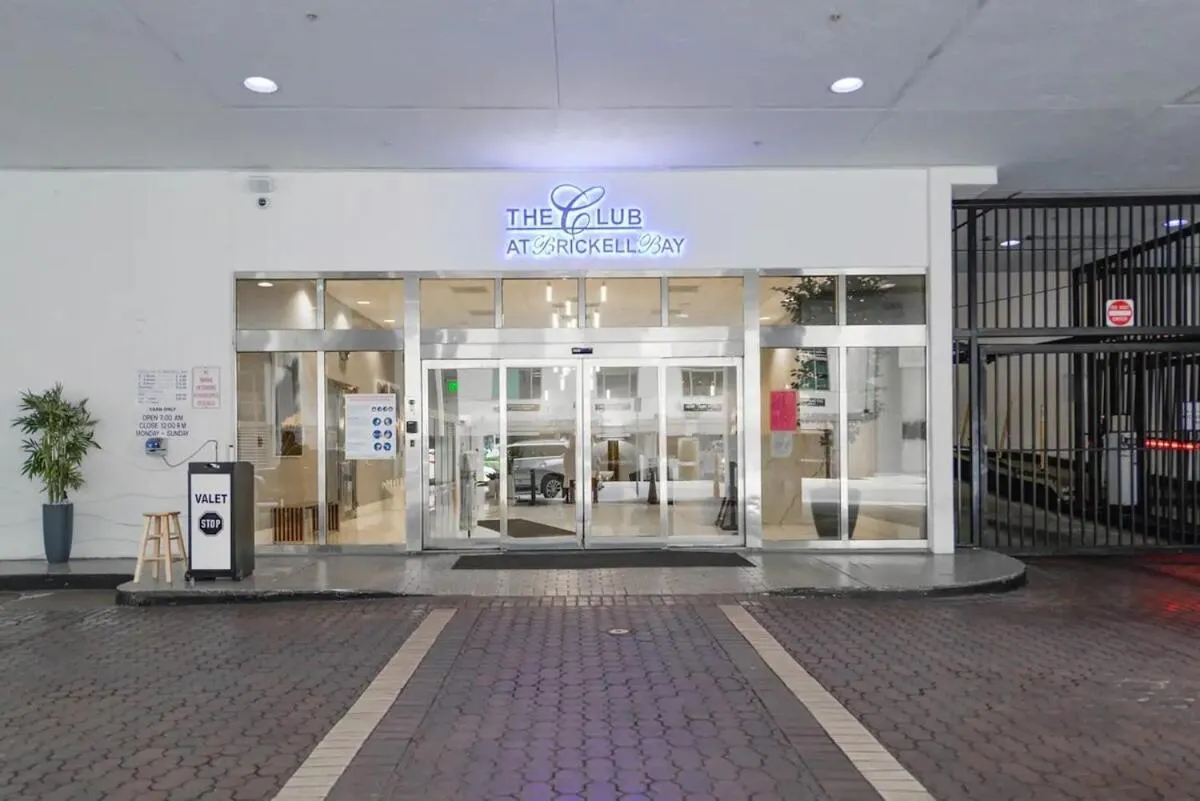 Brickell Center w/City & Bay View + FREE Parking!