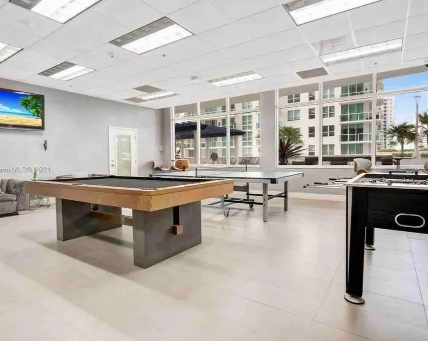 Game Room in Brickell Center w/City & Bay View + FREE Parking!