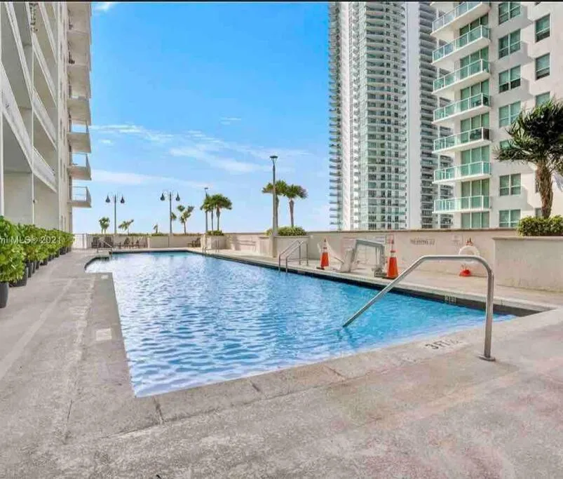 Day in Brickell Center w/City & Bay View + FREE Parking!