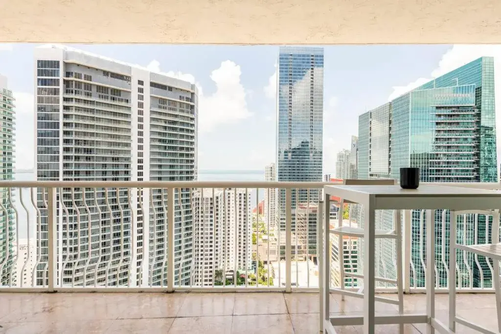 Brickell Center w/City & Bay View + FREE Parking! Brickell Center w/City & Bay View + FREE Parking!
