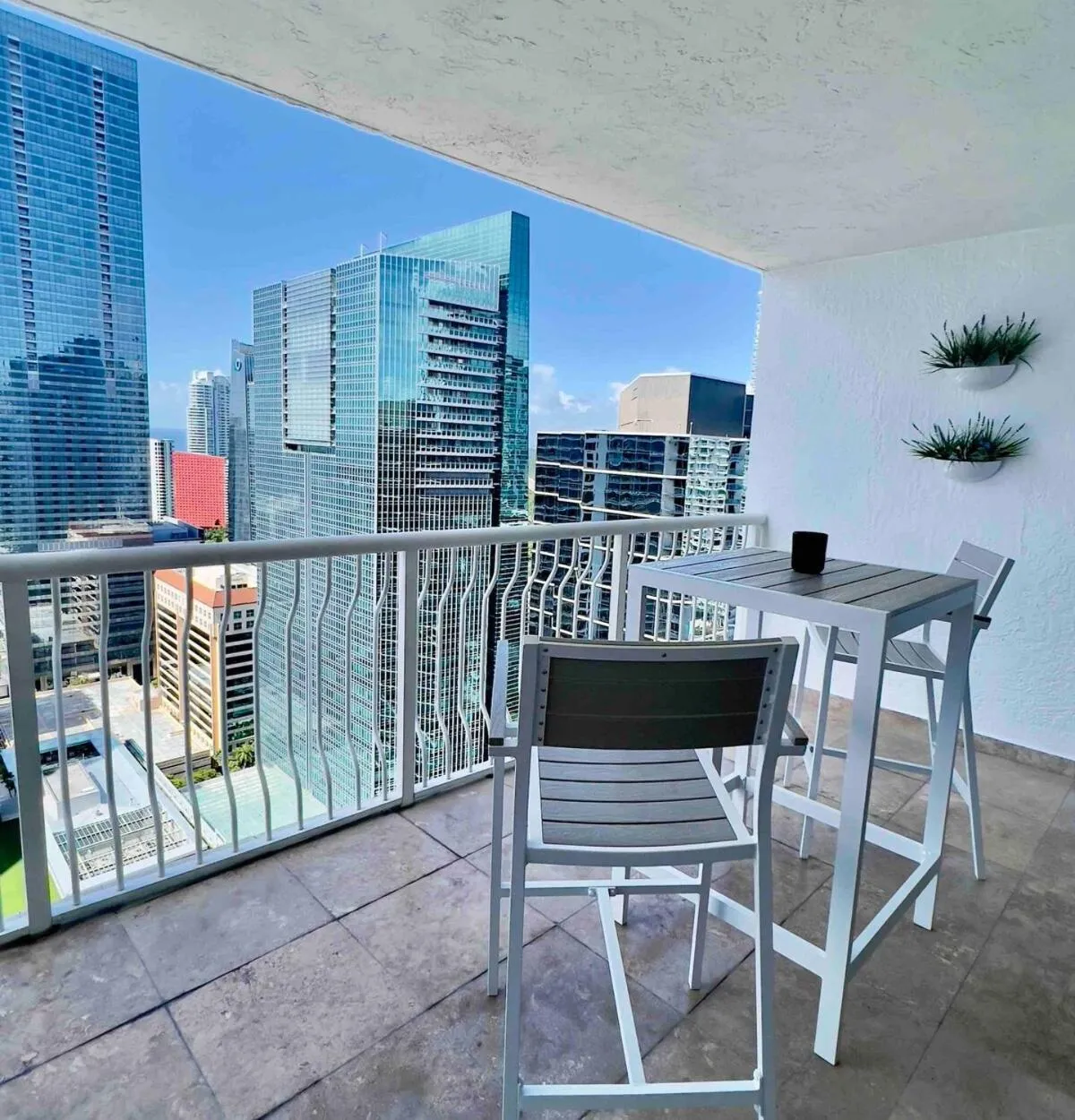 Brickell Center w/City & Bay View + FREE Parking!