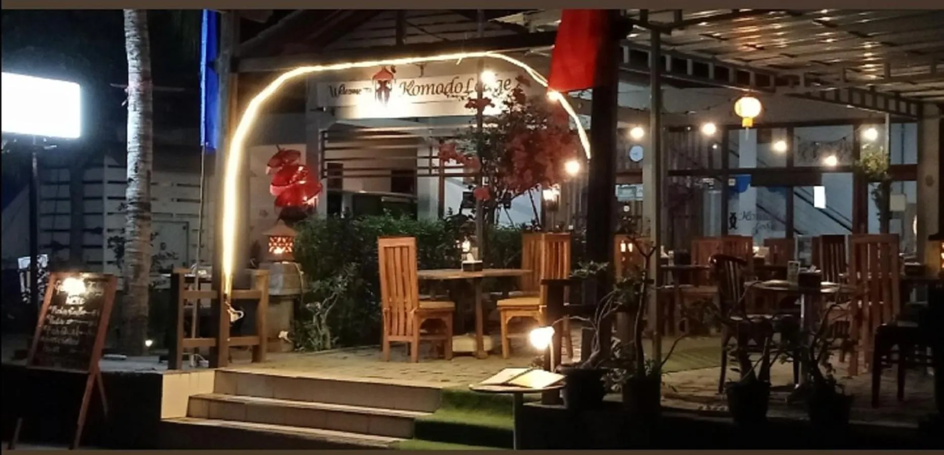 Restaurant/places to eat in Komodo Lodge