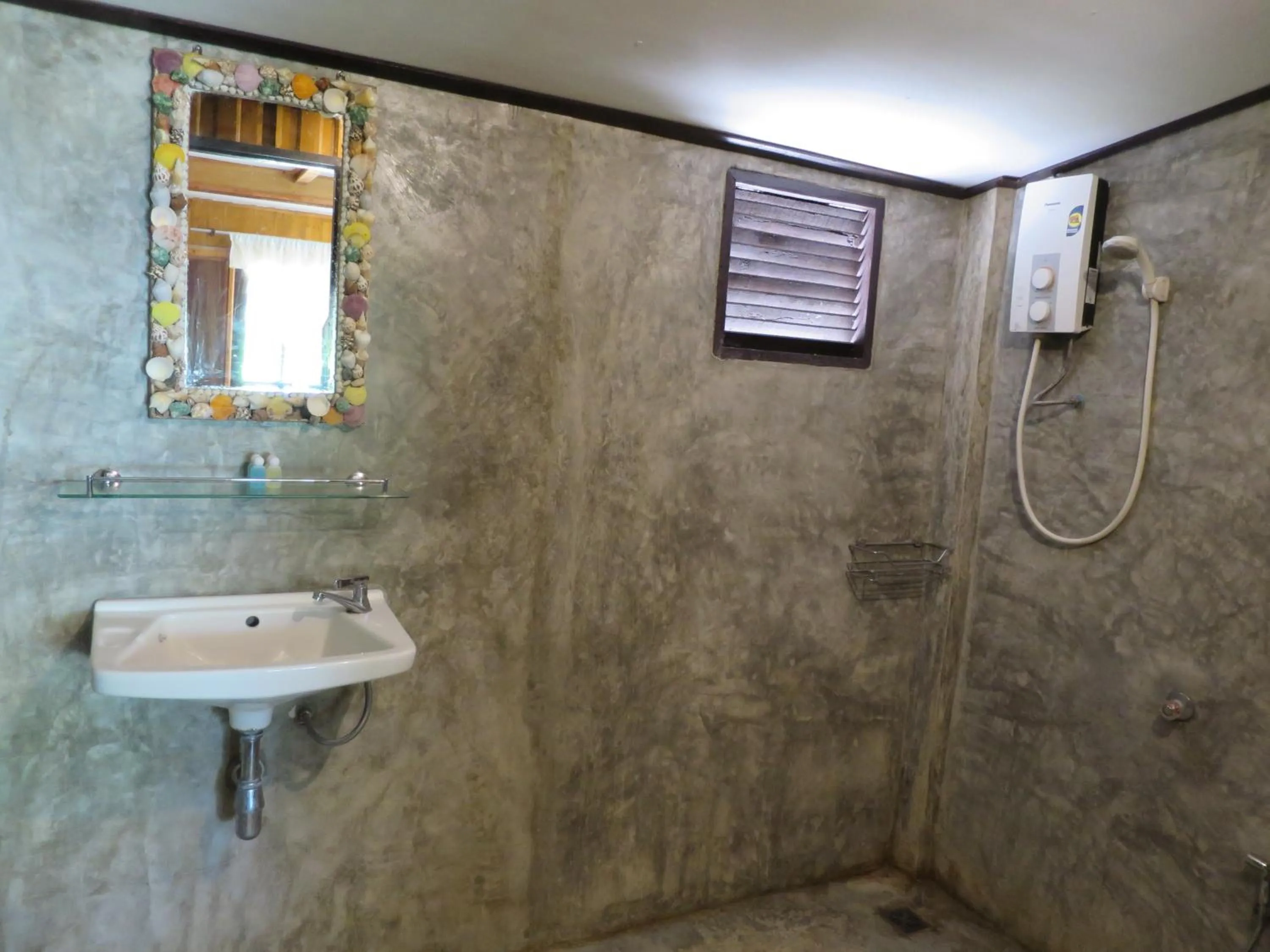 Bathroom in Bangbaobeach Resort