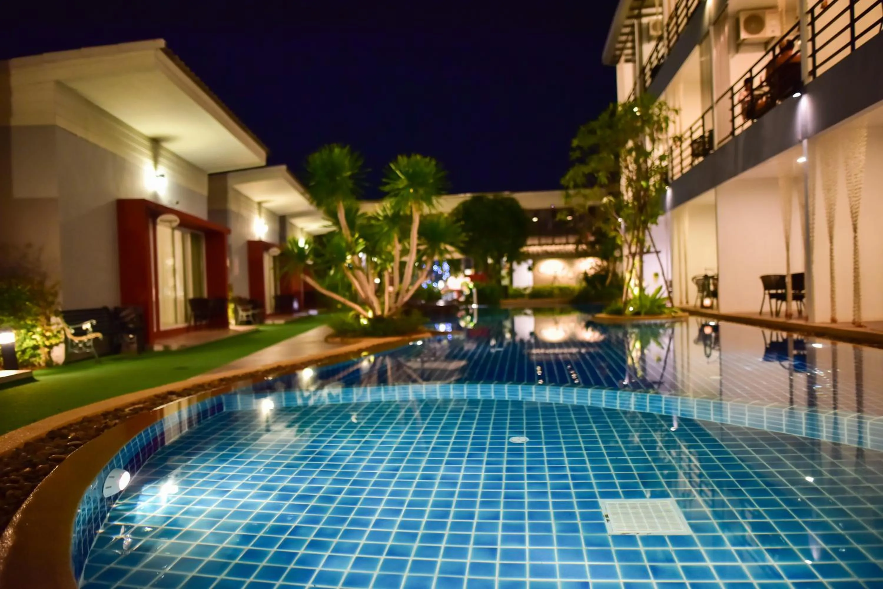 Swimming pool in Milano Huahin