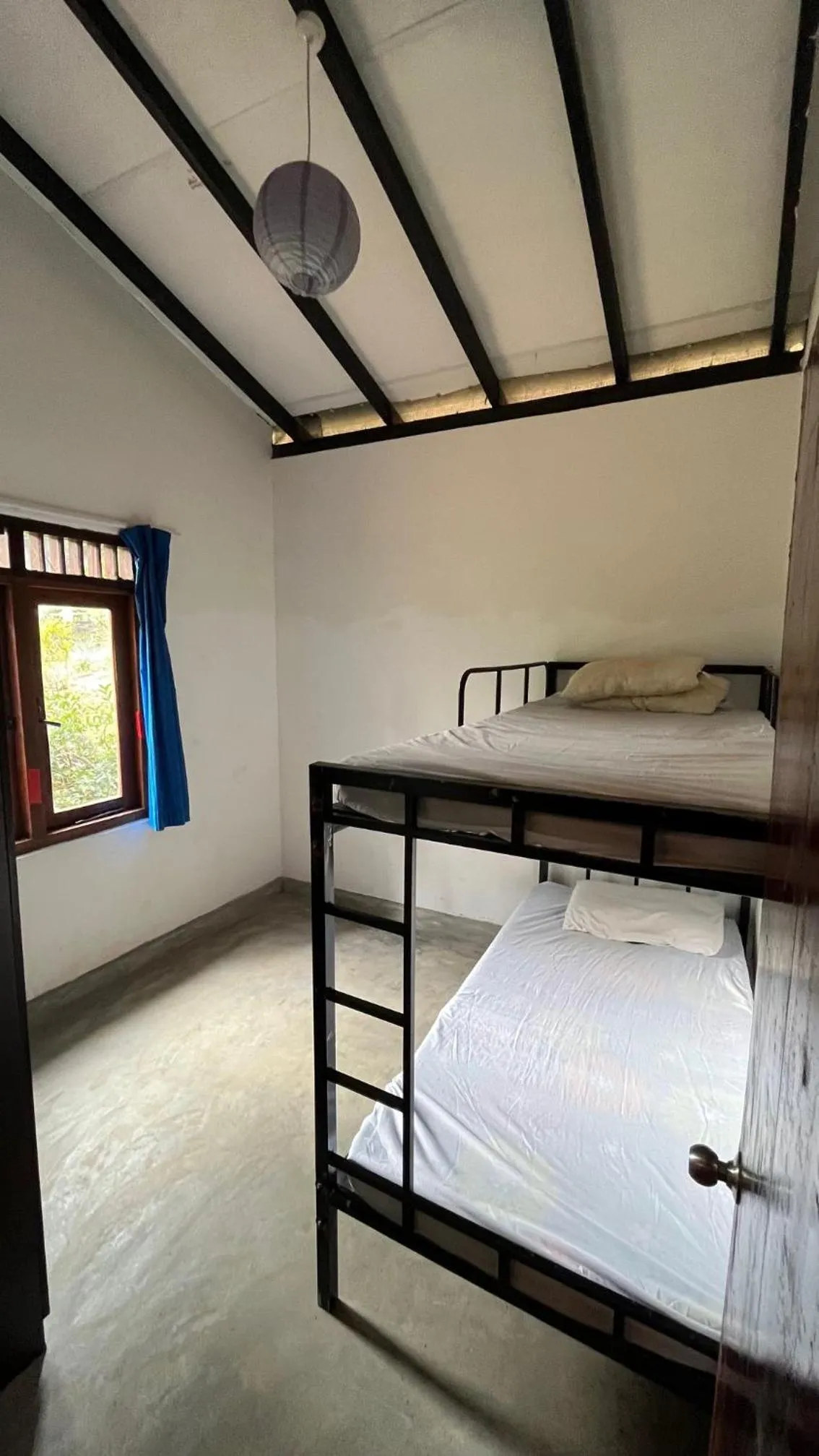 Bedroom in Jungle Tide