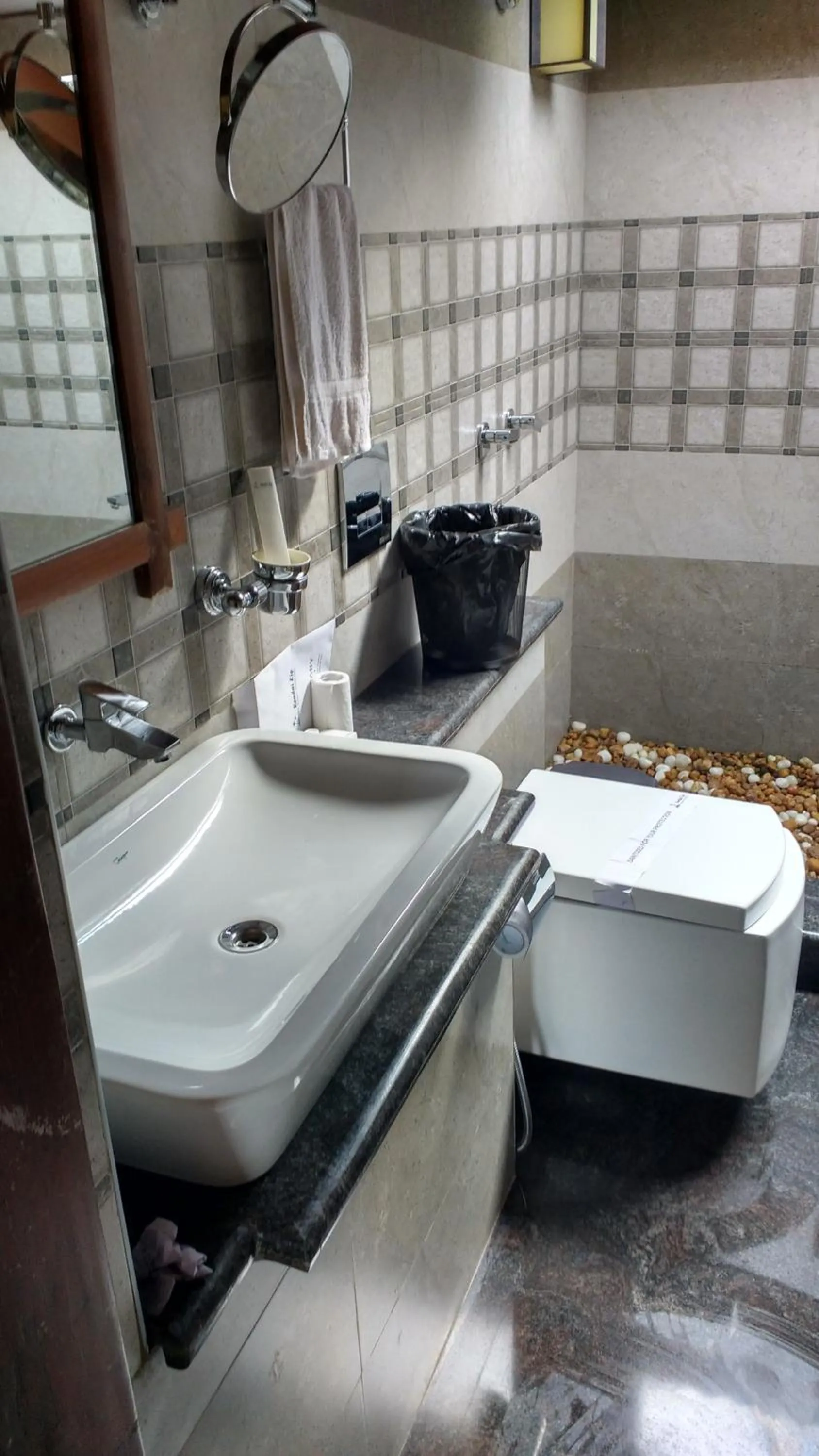 Bathroom in Kondai Lip Backwater Heritage Resort