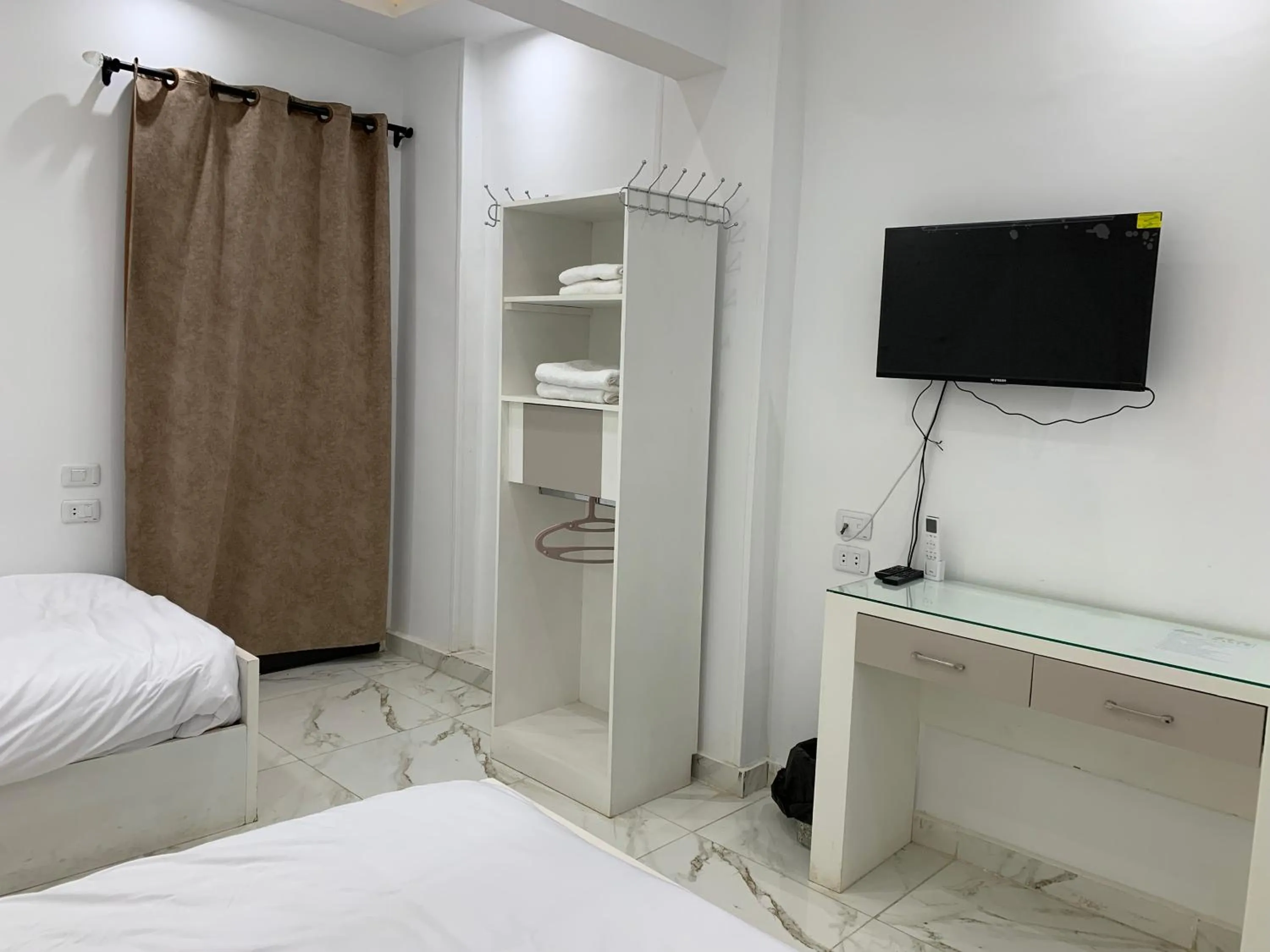 TV and multimedia in PR Family pyramids inn