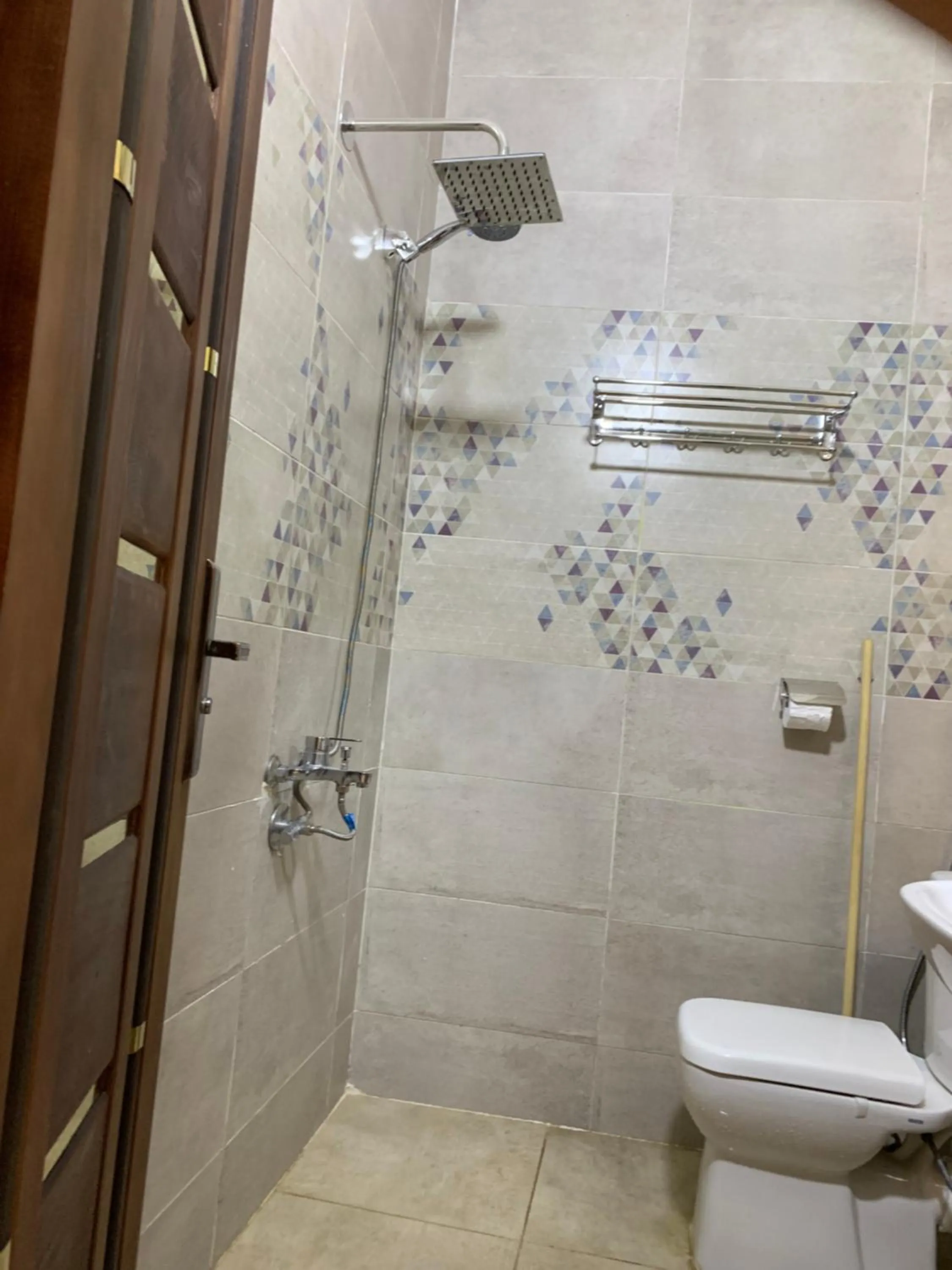 Shower in PR Family pyramids inn