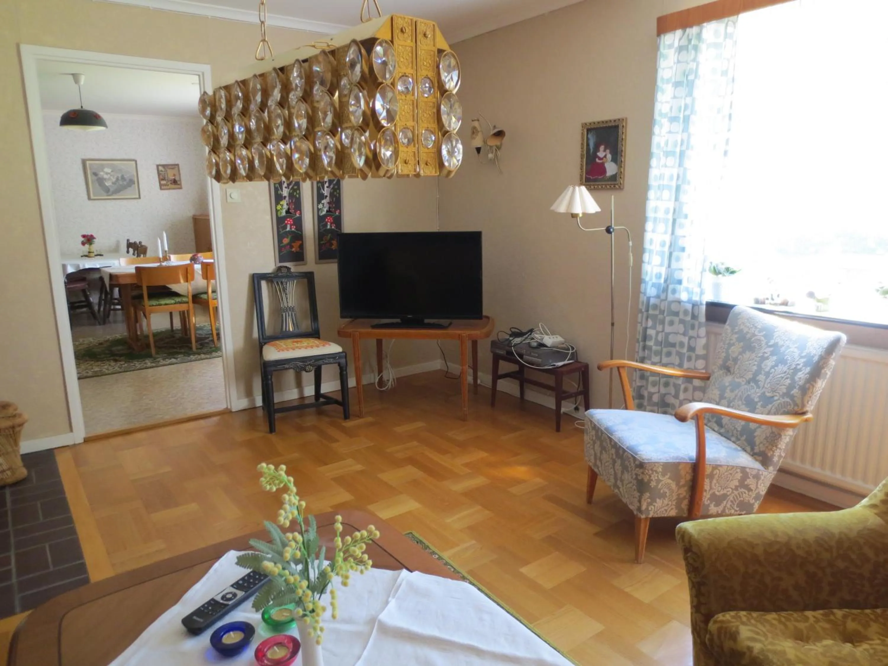 Communal lounge/ TV room in Joastorps Bed & Breakfast