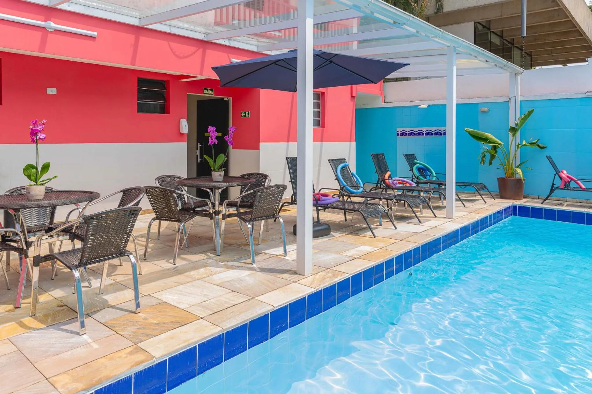 Swimming pool in Pousada Sol da Enseada Guarujá Inn - Piscina Aquecida