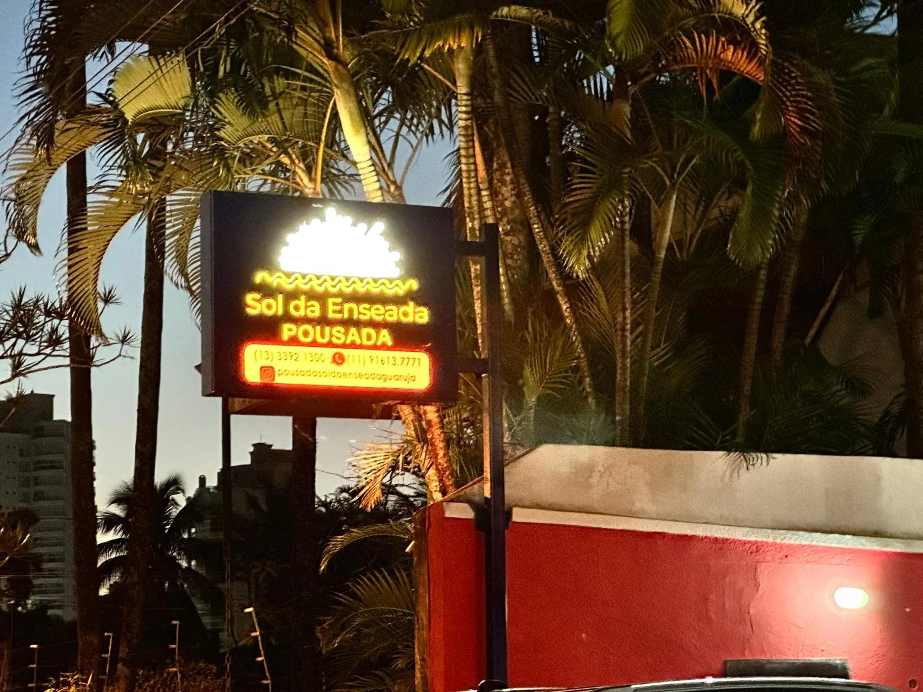 Property building in Pousada Sol da Enseada Guarujá Inn - Piscina Aquecida