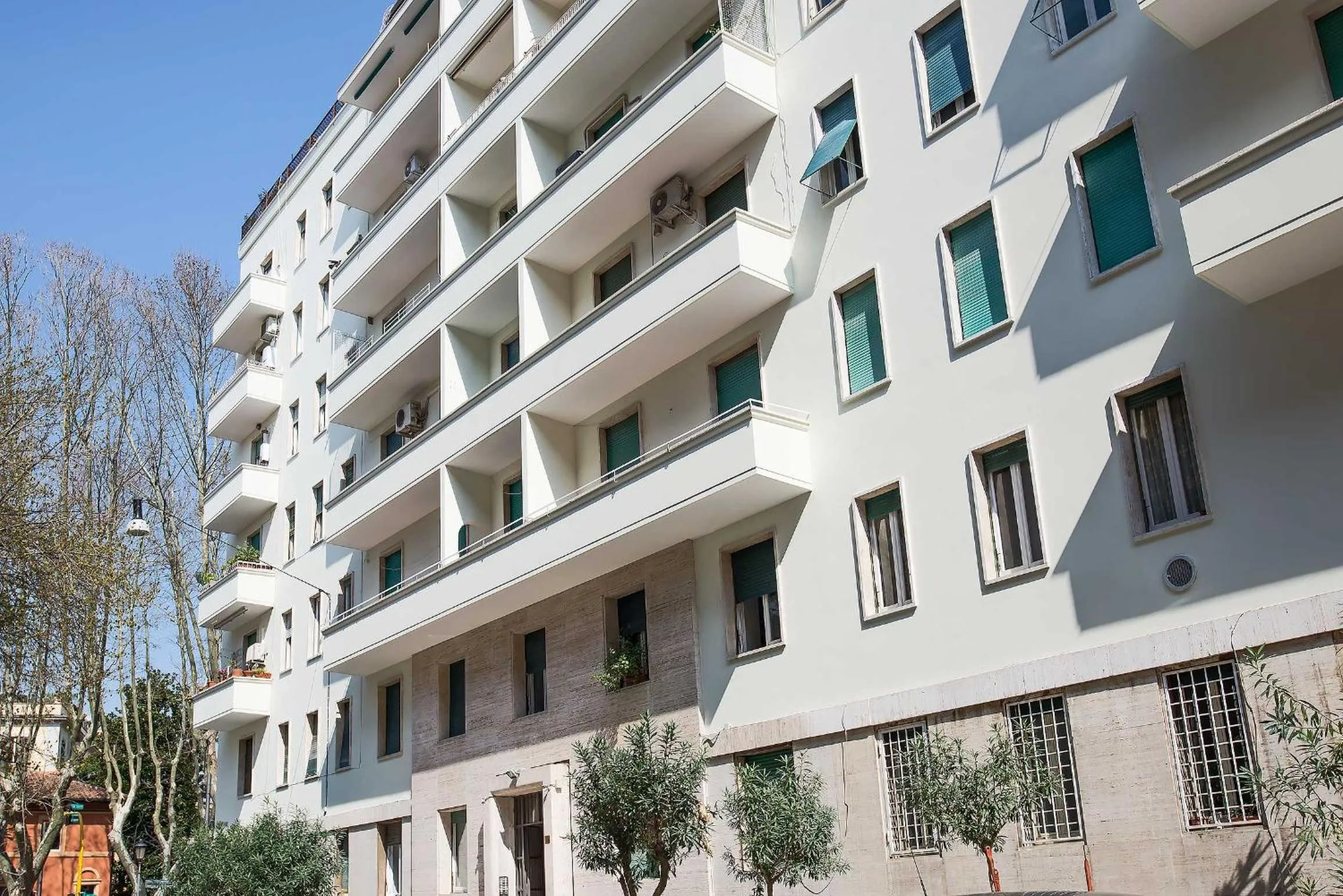 Facade/entrance in 94Rooms Vatican Guest House - Vigliena