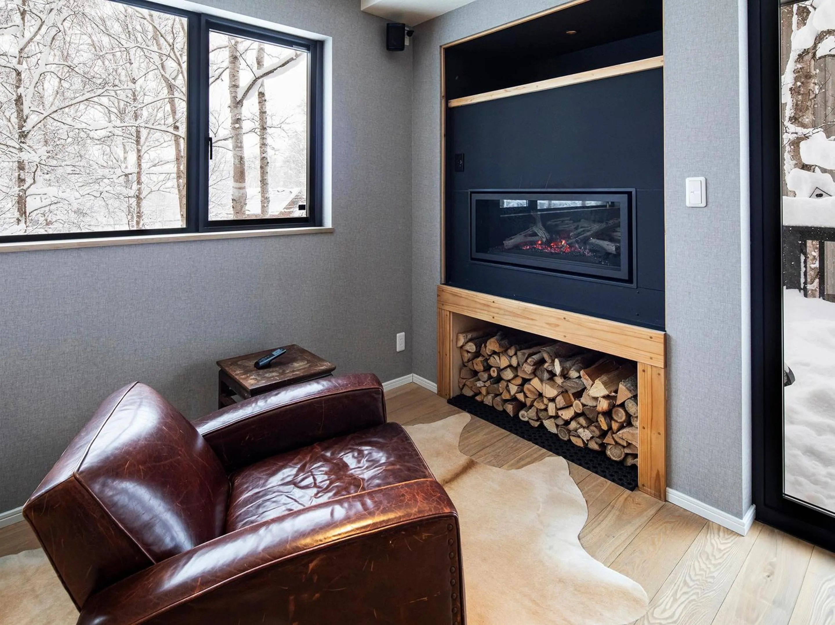 Communal lounge/ TV room in Shousugi Chalet by Elite Havens