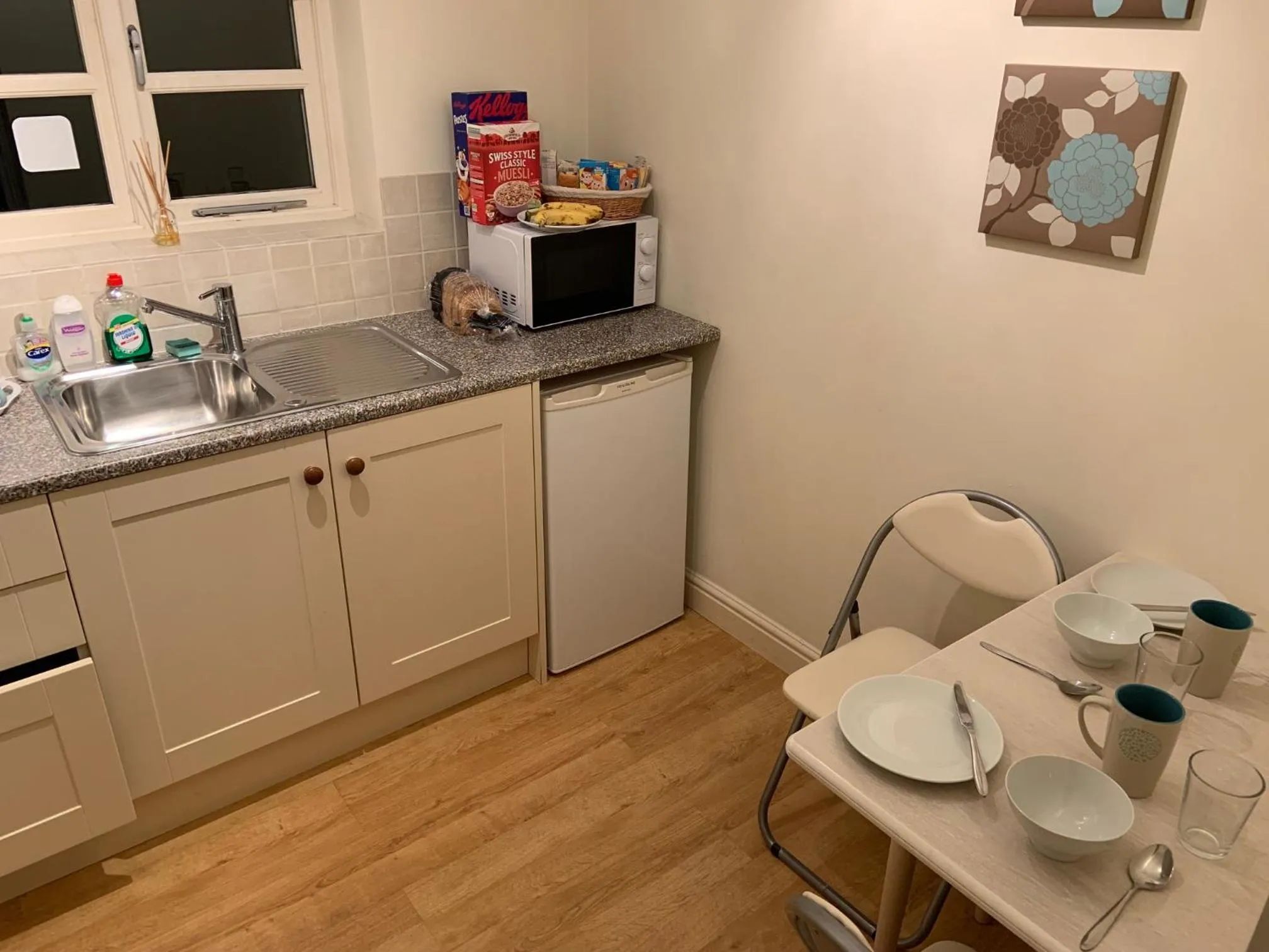 Kitchen or kitchenette in Field Cottage Bed and Breakfast