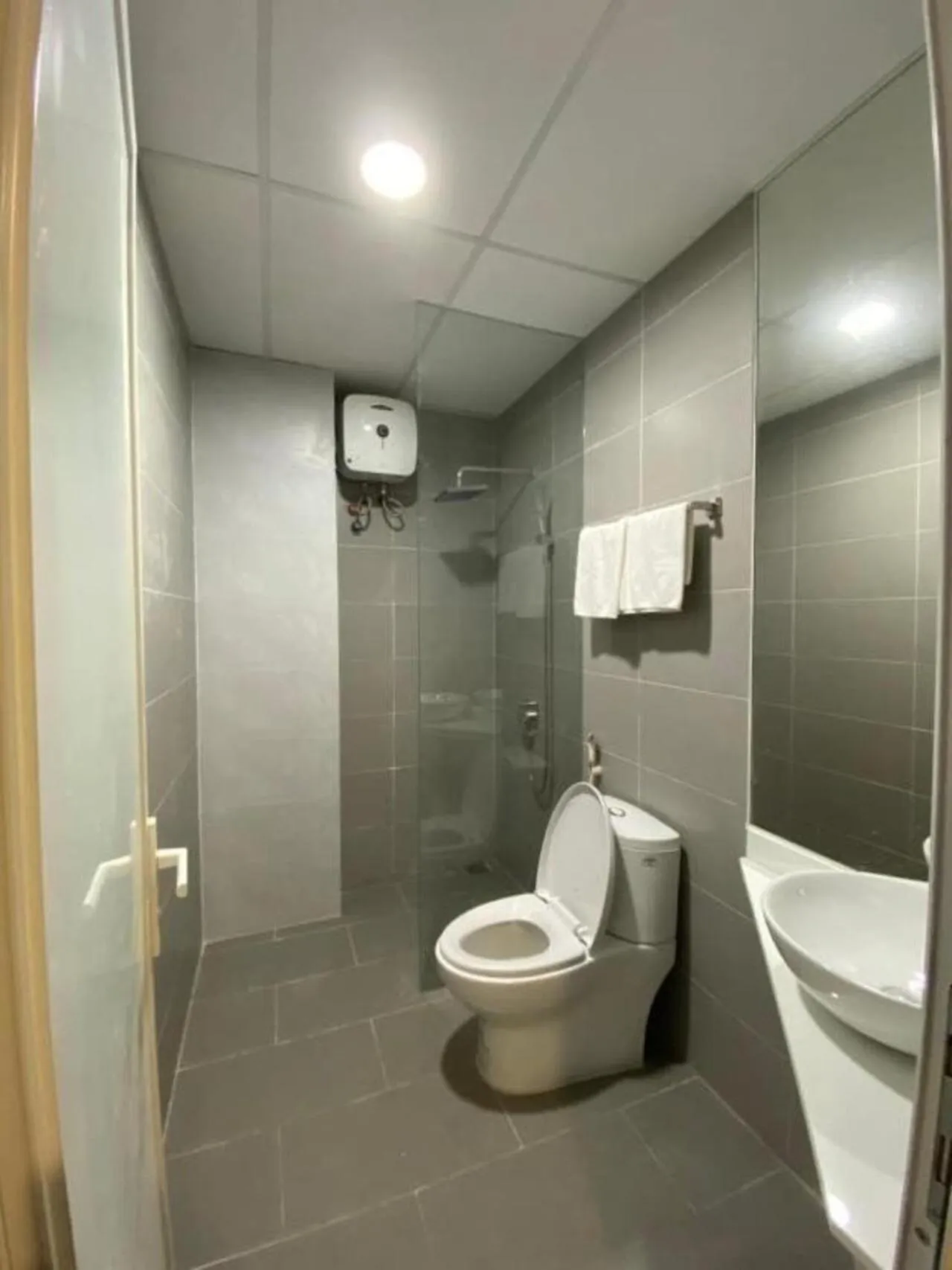 Bathroom in Holiday Inn Hotel