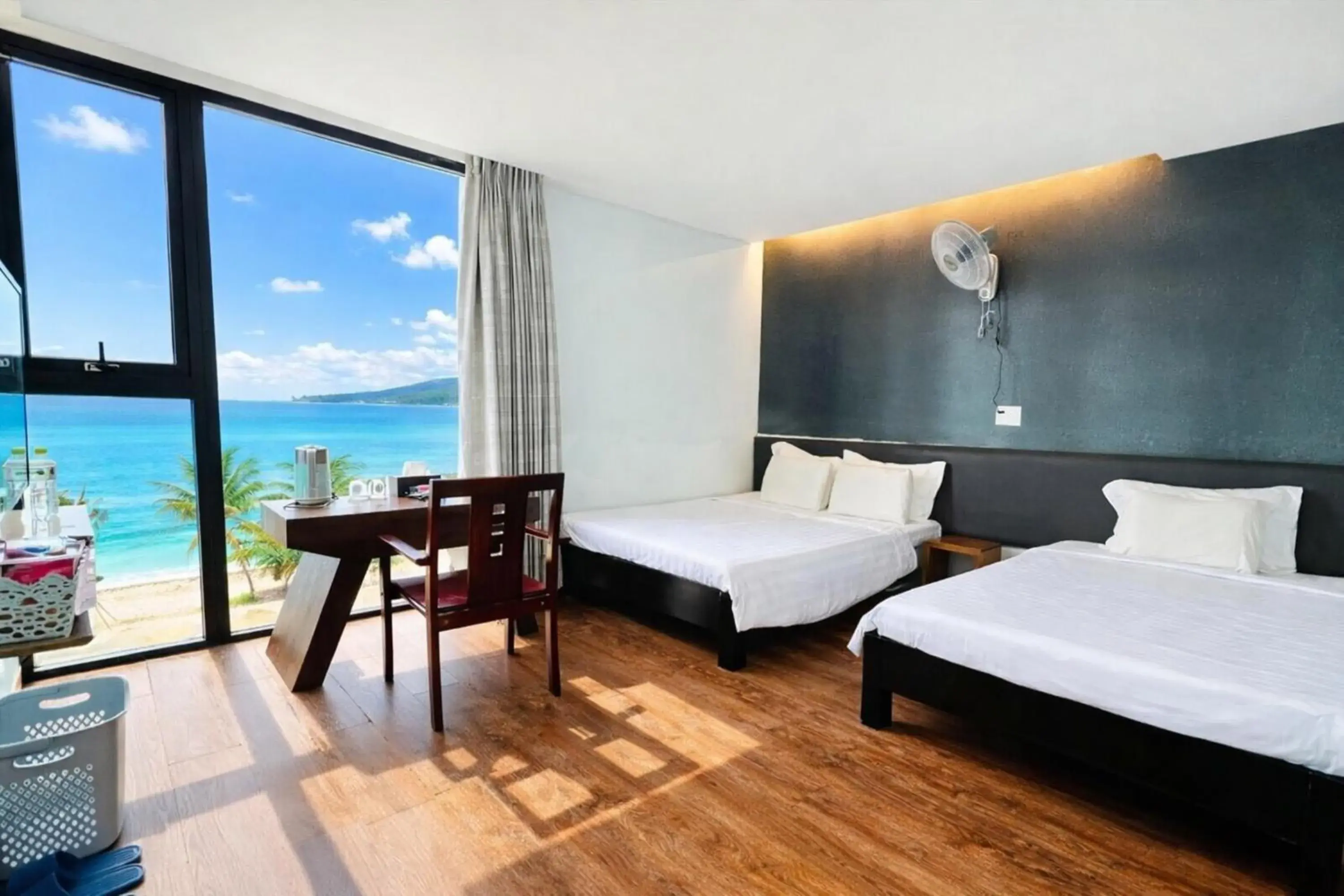 Holiday Inn Hotel Holiday Inn Hotel