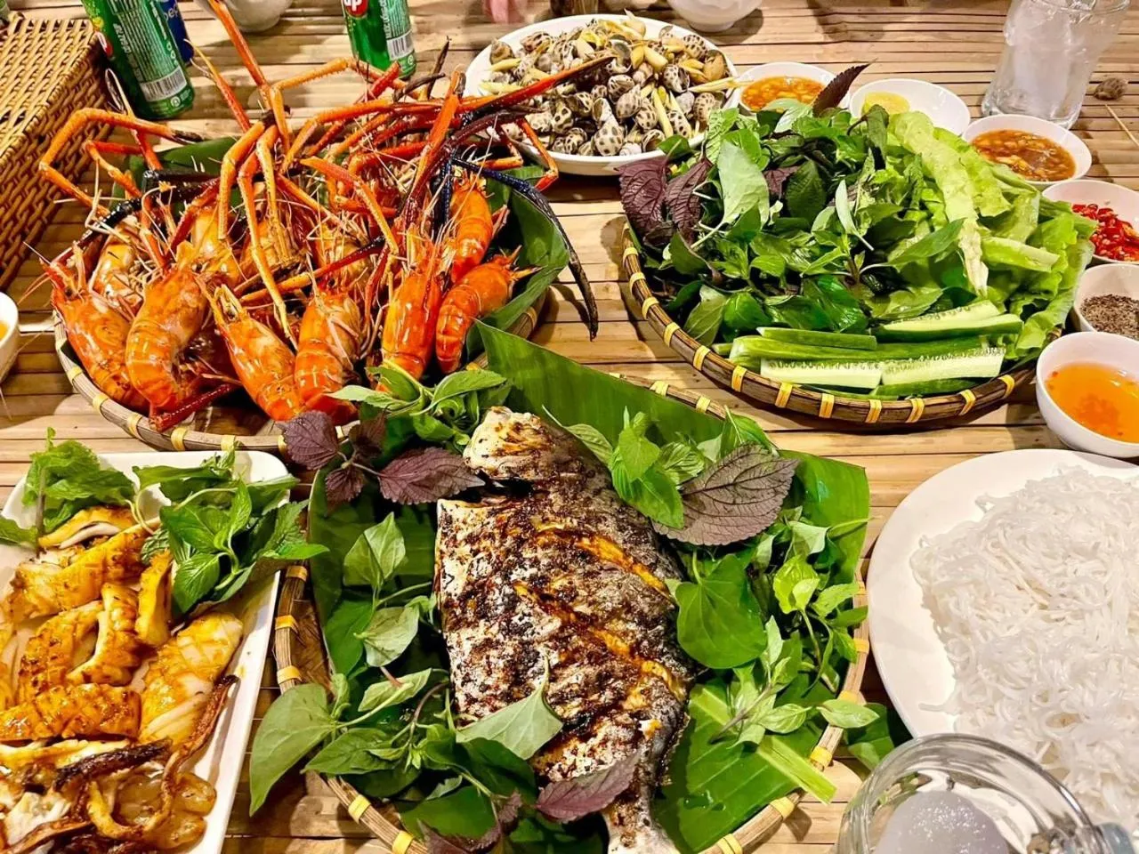 Food and drinks in The Ruong Resort