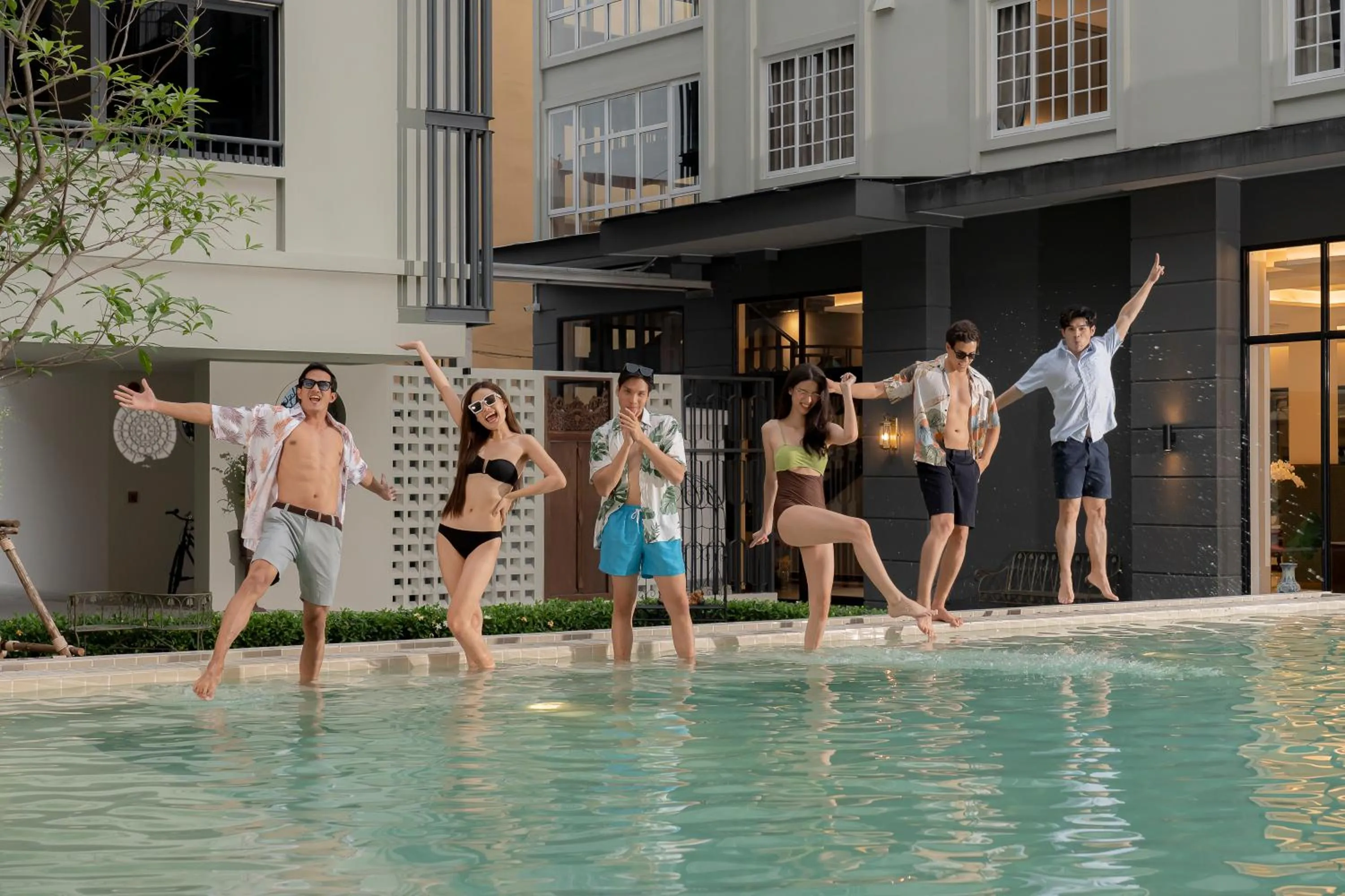 Swimming pool in Pranakorn Heritage Hotel
