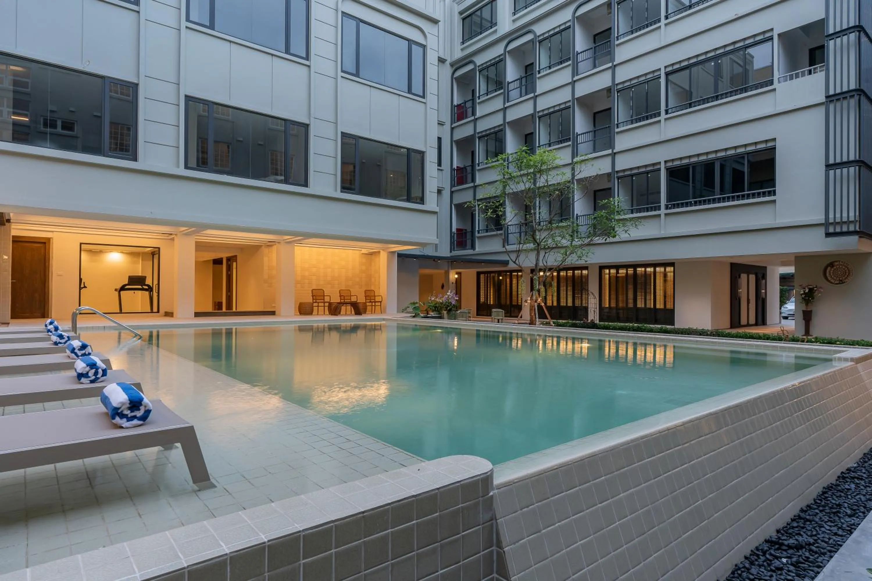 Swimming pool in Pranakorn Heritage Hotel
